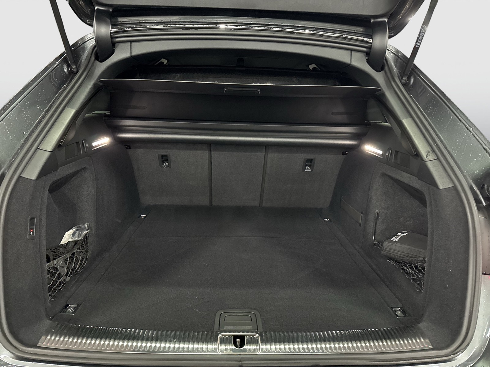 Audi A4 Avant 40 quattro S LINE BLACKPAK AHK CAM LM19