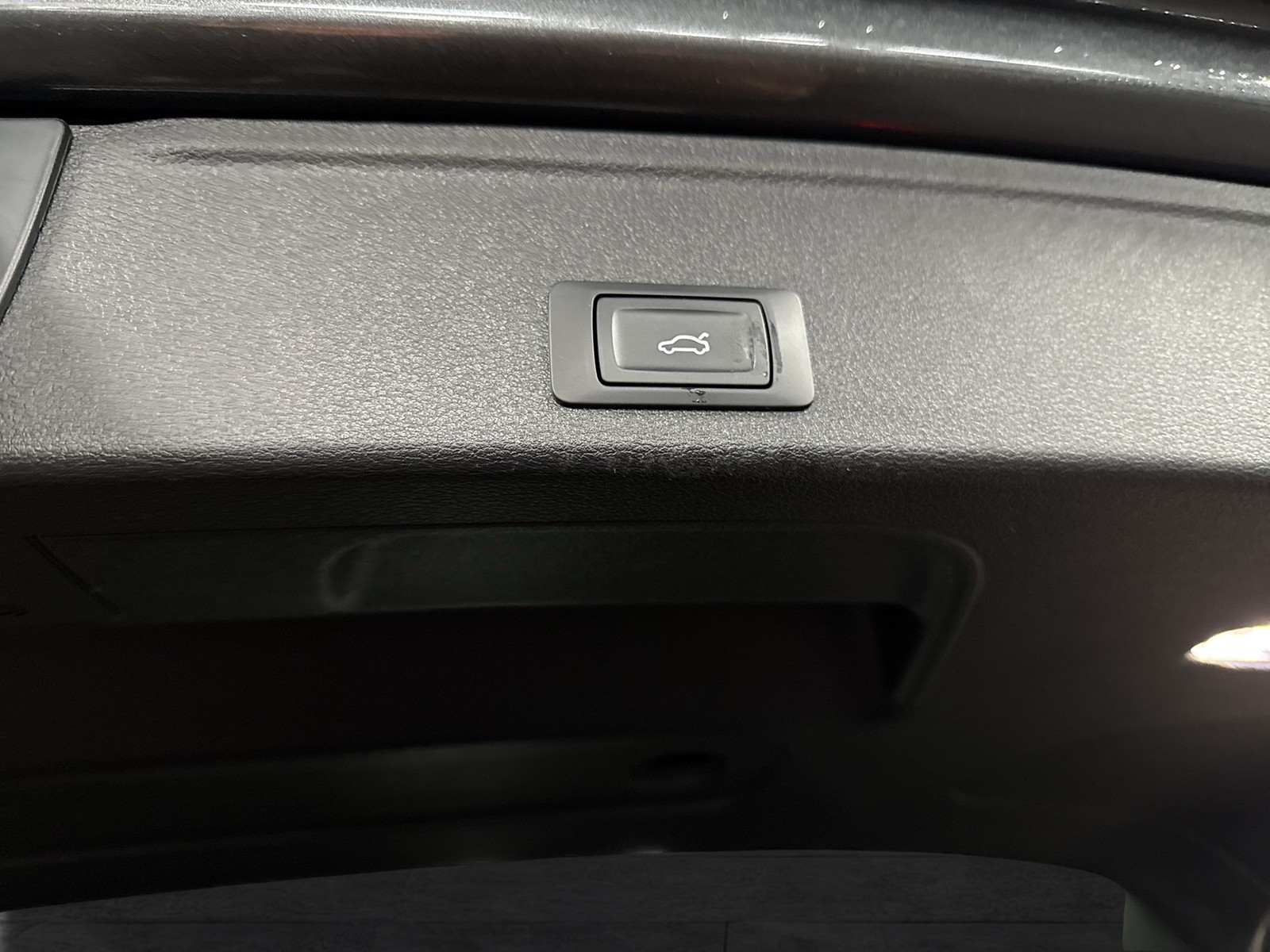 Audi A4 Avant 40 quattro S LINE BLACKPAK AHK CAM LM19