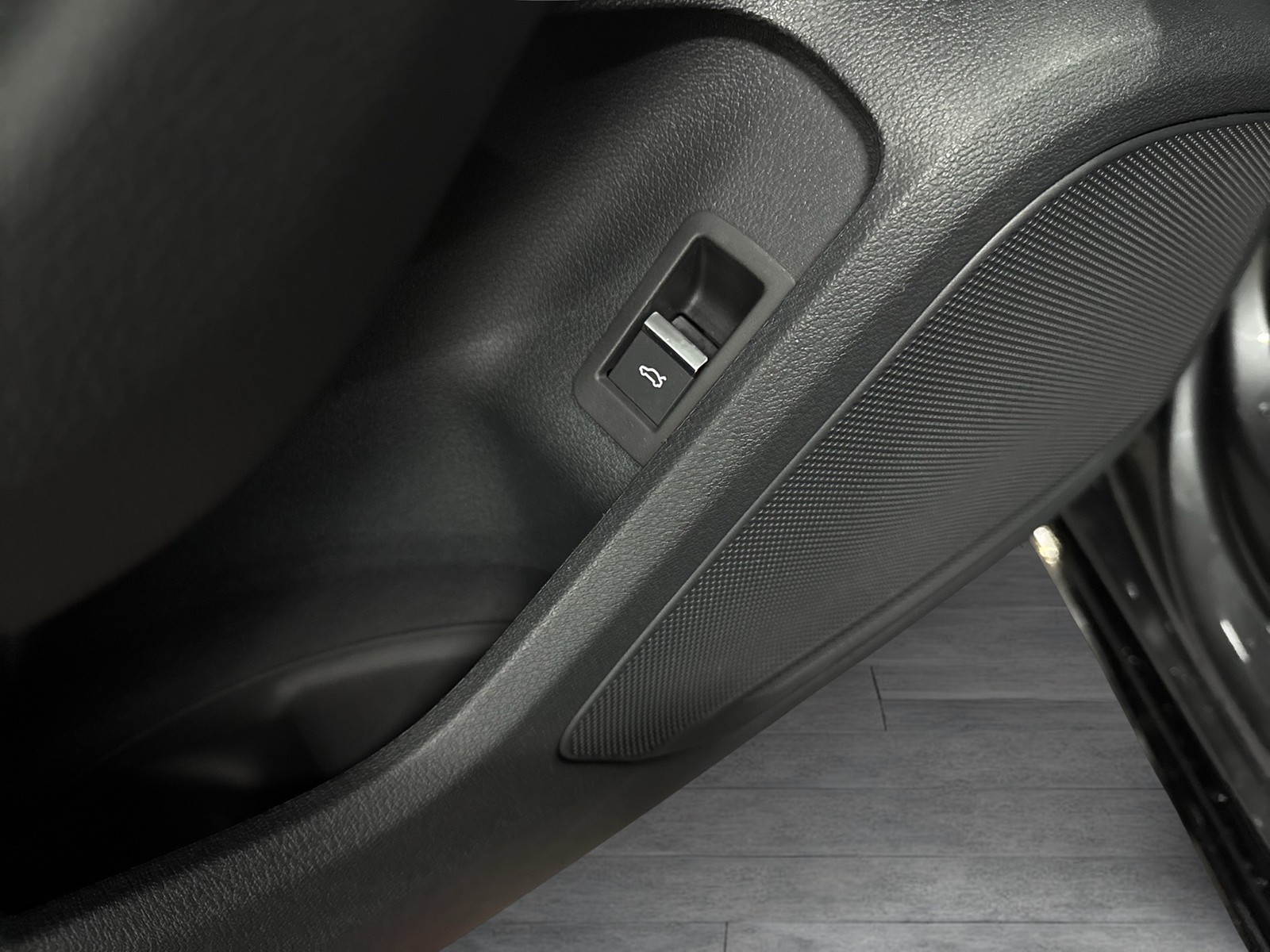 Audi A4 Avant 40 quattro S LINE BLACKPAK AHK CAM LM19