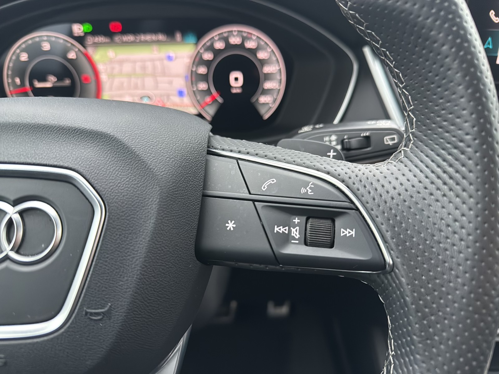 Audi Q5 50 quattro S LINE AHK B&O ALU19 eKLAPPE NAVI+