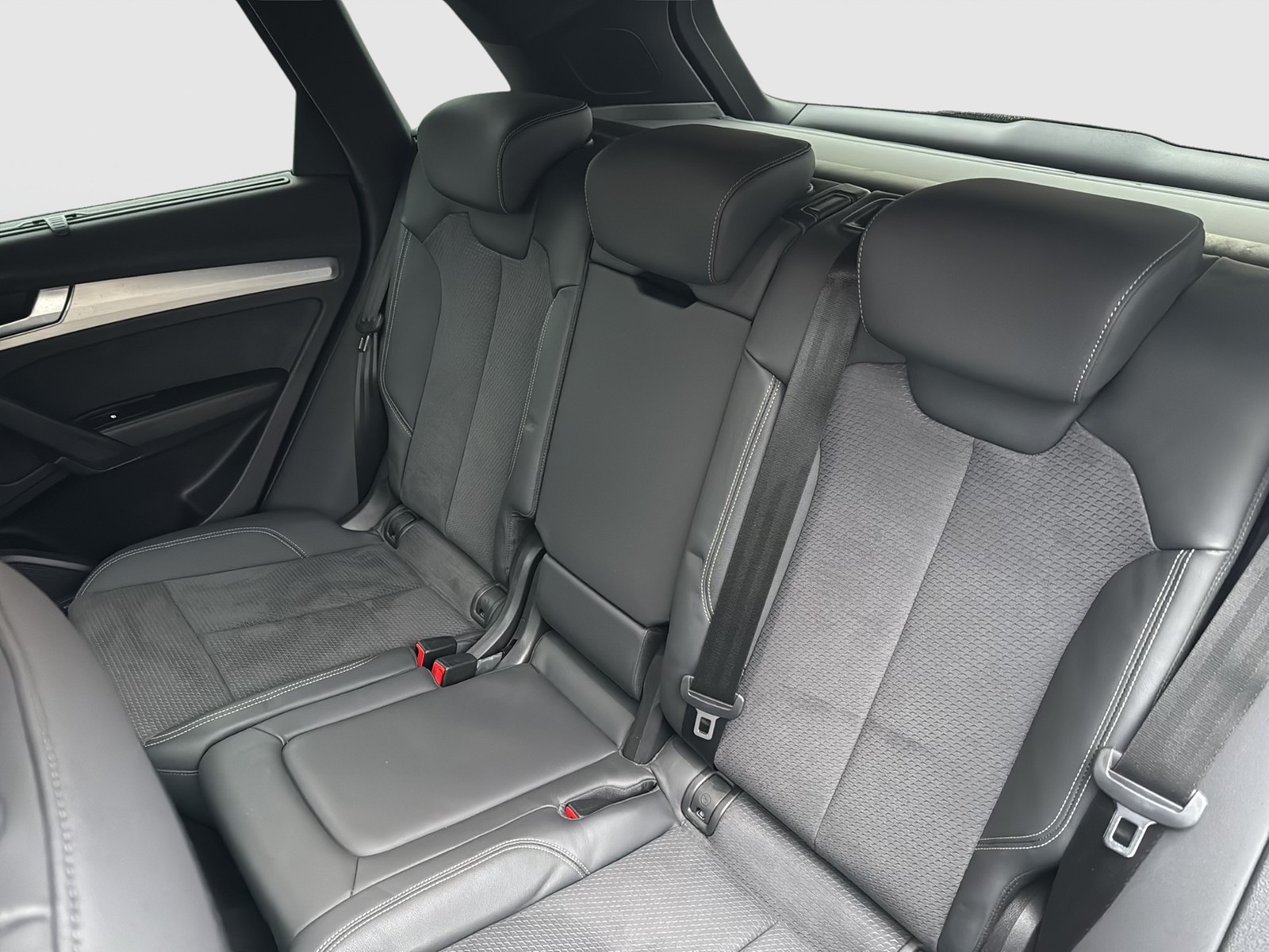 Audi Q5 50 quattro S LINE AHK B&O ALU19 eKLAPPE NAVI+