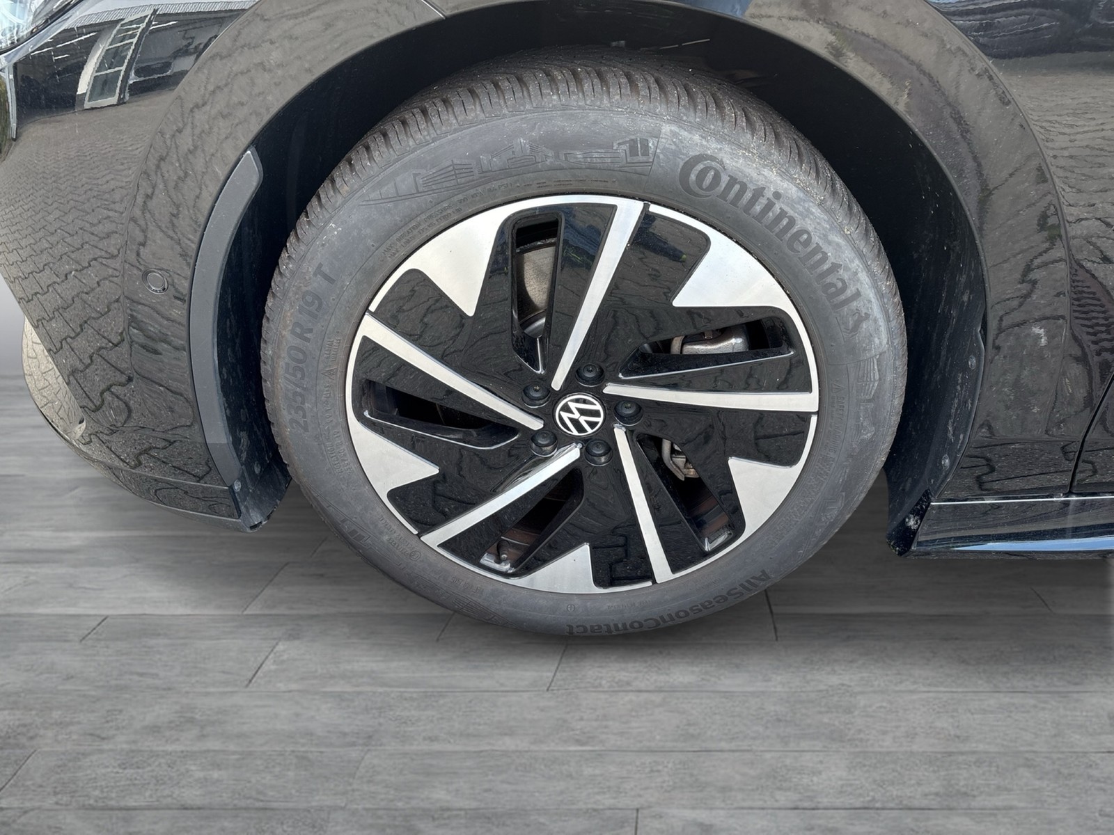 Volkswagen ID.7 Tourer PRO WÄRMEPUMPE AHK 360°CAM ACC LM19