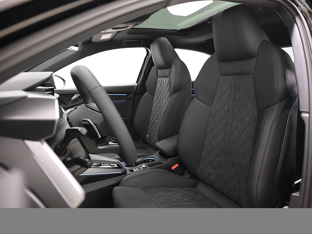 Audi RS3 Limousine S tronic PANO+SONOS+RS-Sportabgasanlage+MATRIXLED