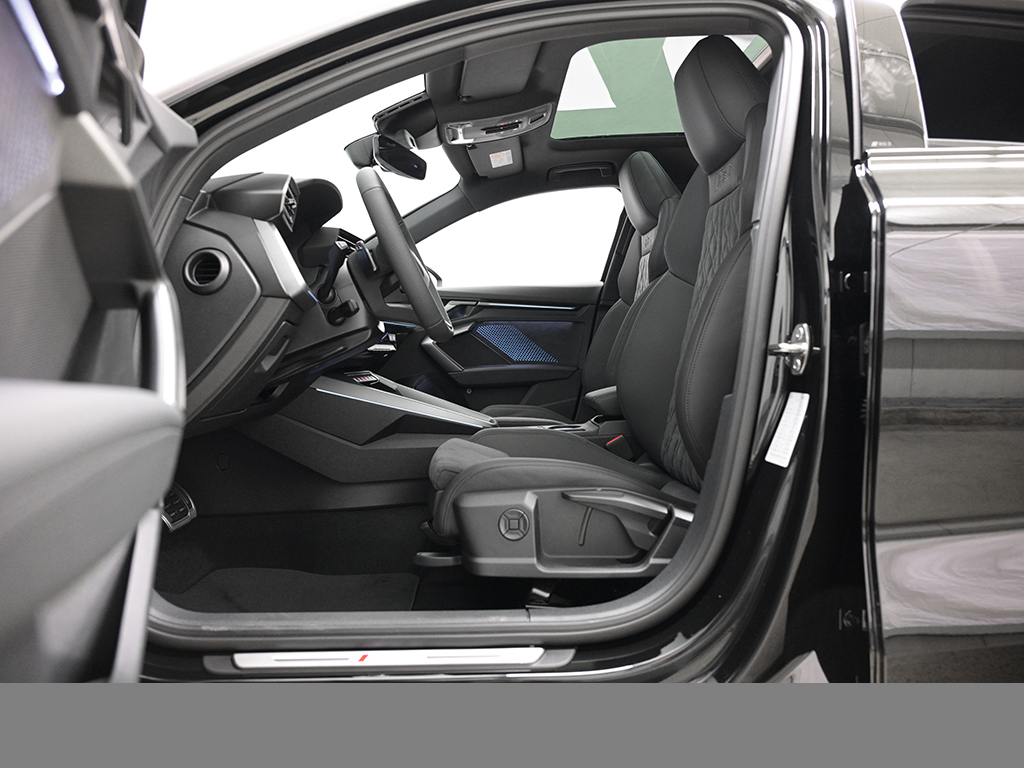 Audi RS3 Limousine S tronic PANO+SONOS+RS-Sportabgasanlage+MATRIXLED