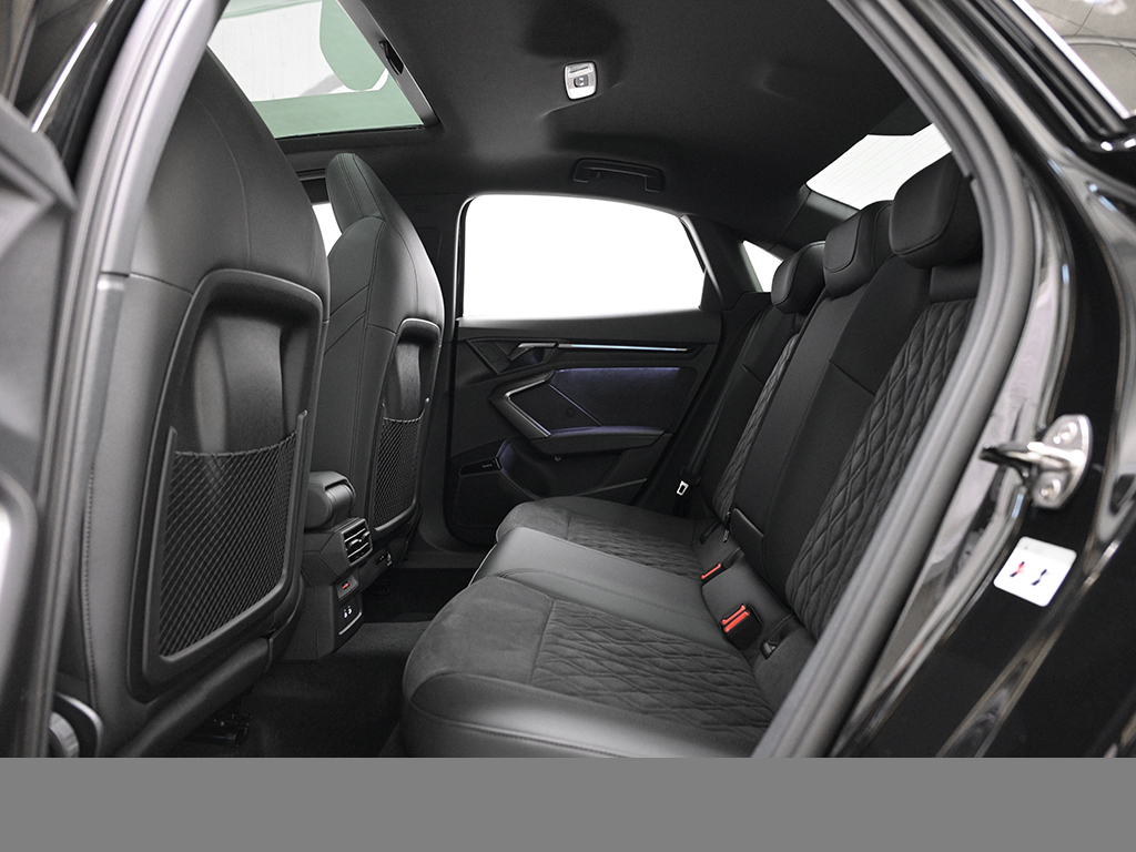 Audi RS3 Limousine S tronic PANO+SONOS+RS-Sportabgasanlage+MATRIXLED