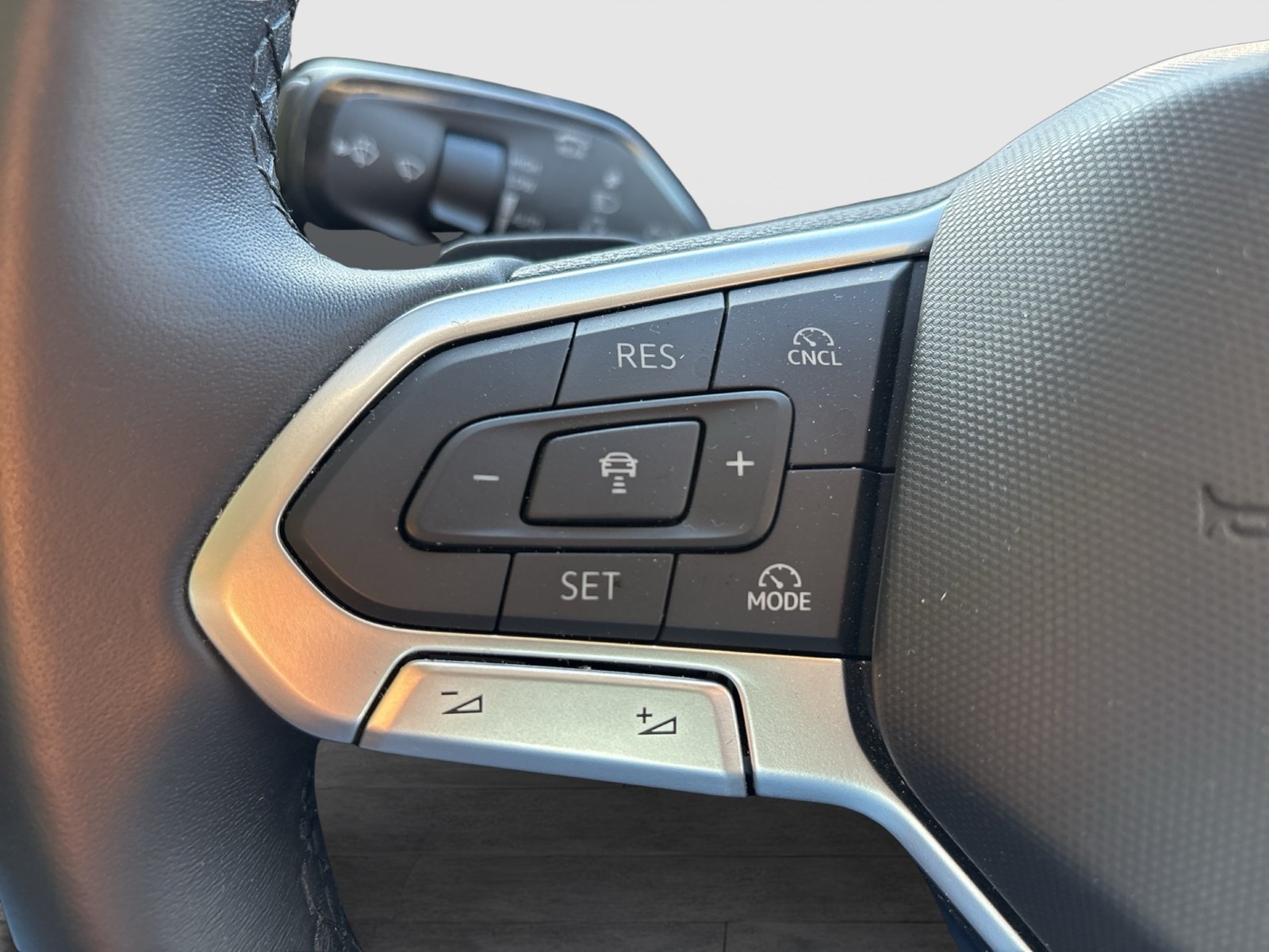 Volkswagen Passat Variant 2.0 BUSINESS AHK 360°CAM ACC NAVI