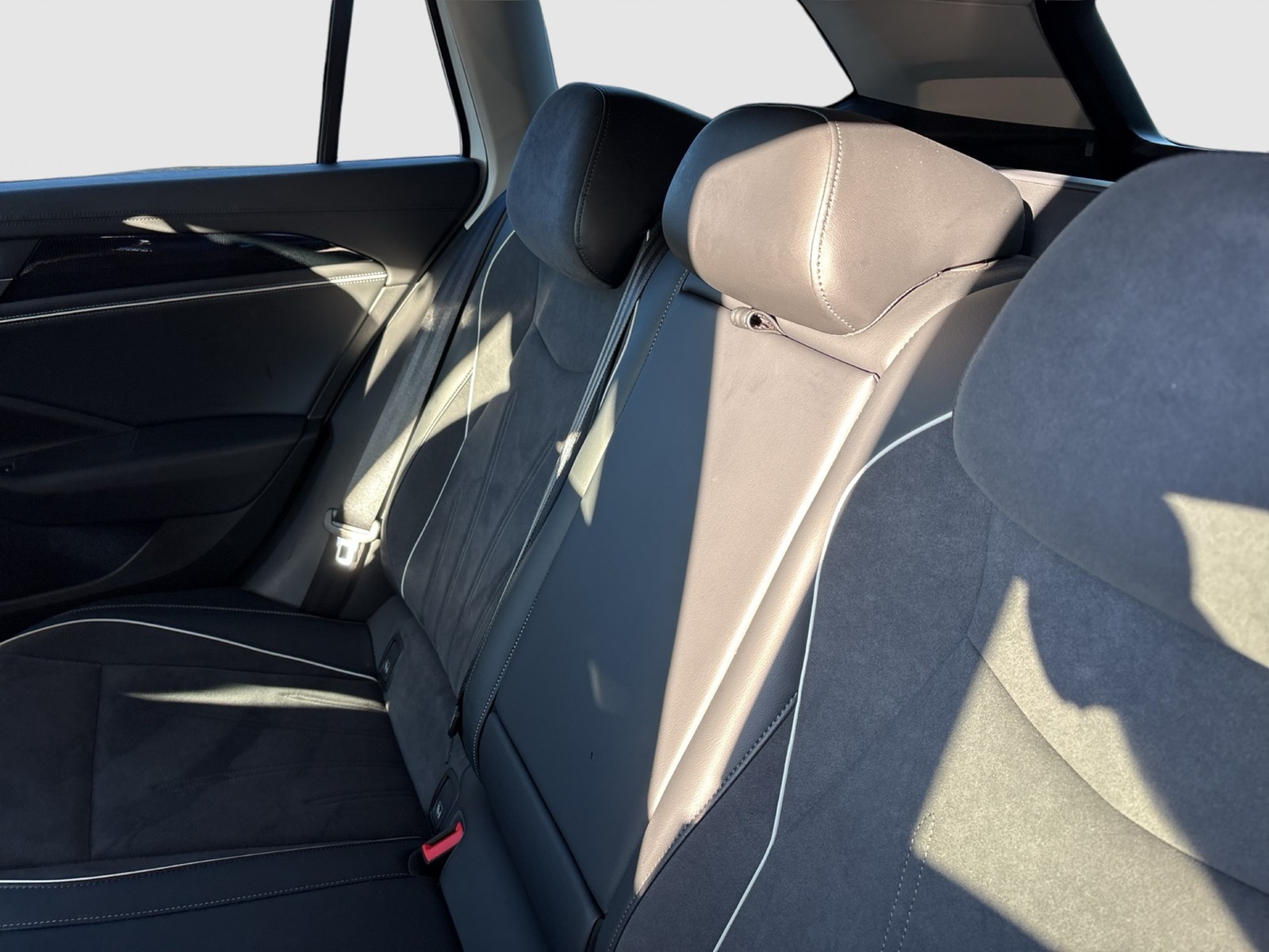 Volkswagen Passat Variant 2.0 BUSINESS AHK 360°CAM ACC NAVI