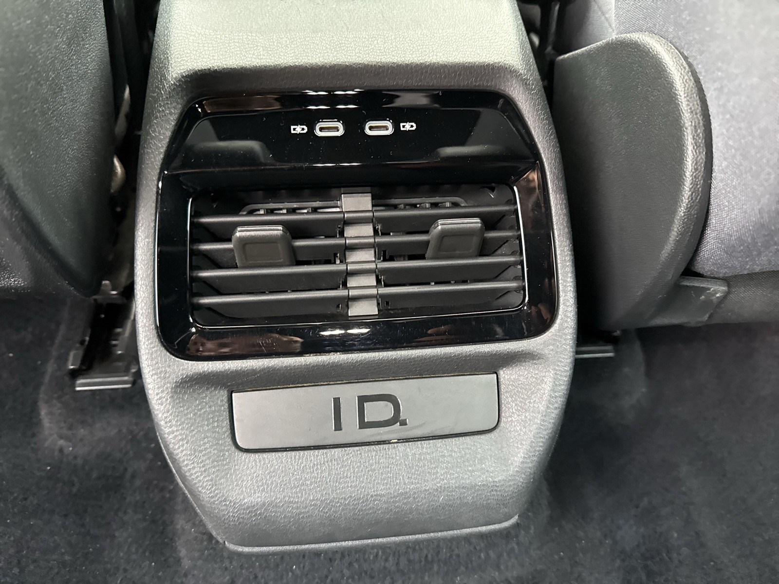 Volkswagen ID.4 Pure CITY AHK ACC NAVI CARPLAY SITZHEIZUNG