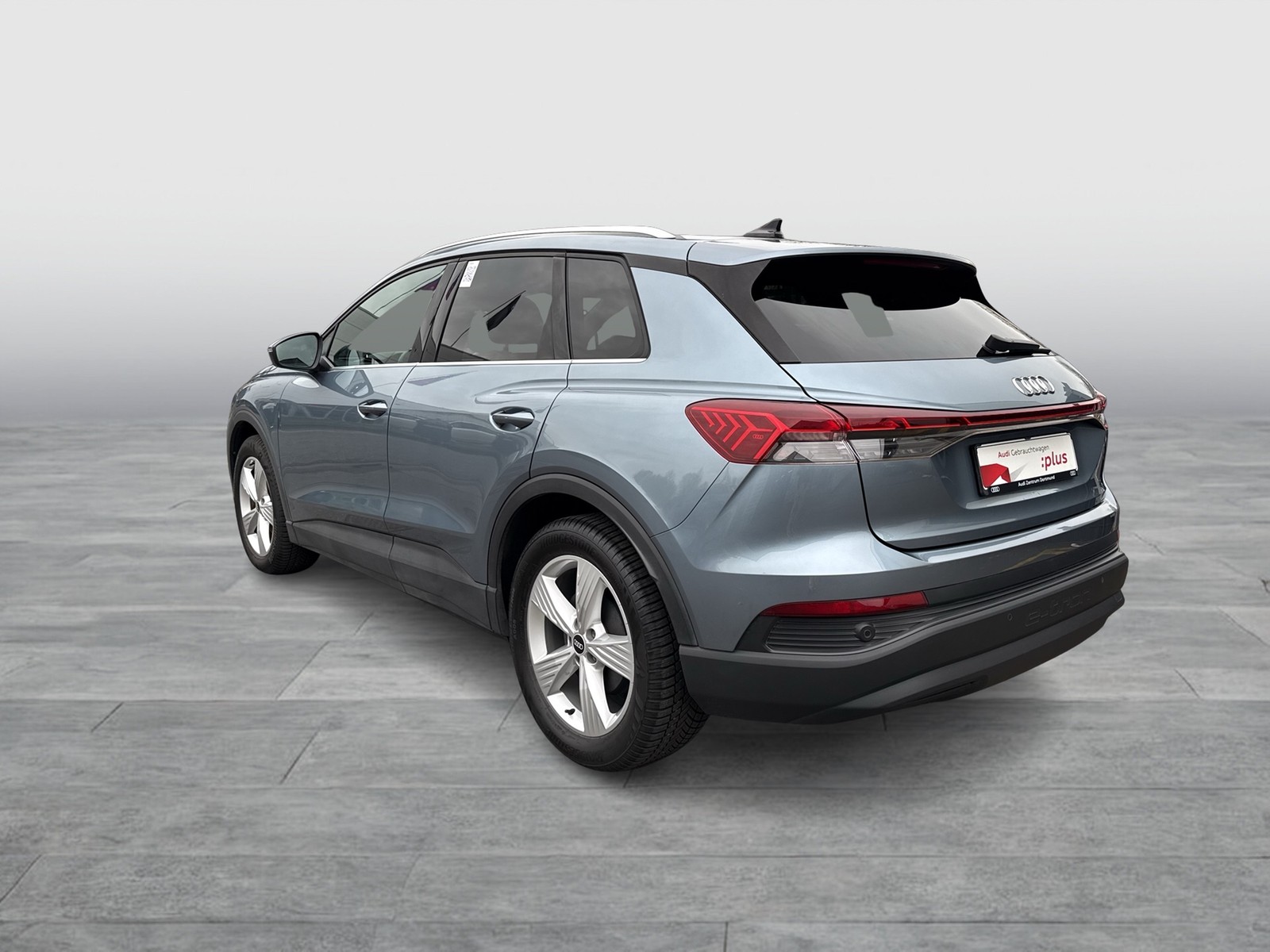 Audi Q4 e-tron 35 PANO ALU19 NAVI+ SITZHEIZ. LED