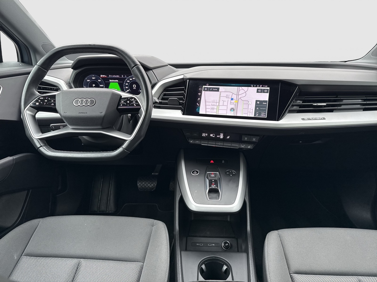 Audi Q4 e-tron 35 PANO ALU19 NAVI+ SITZHEIZ. LED