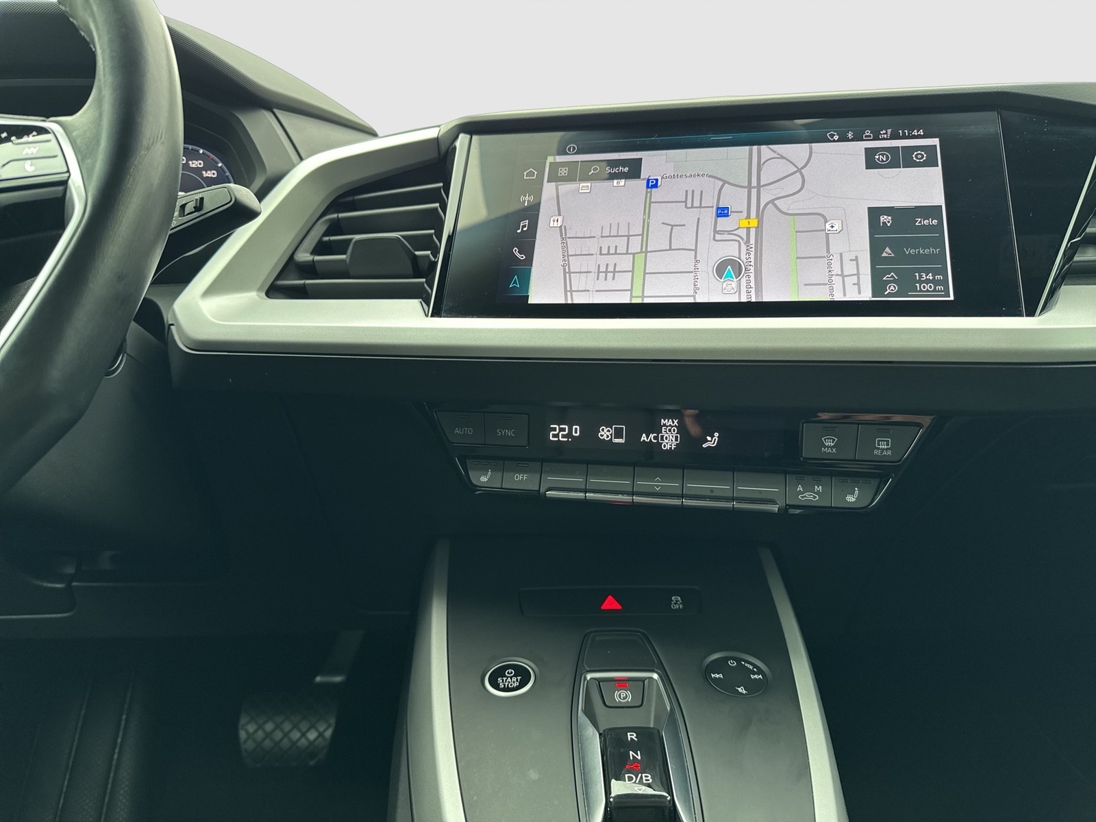 Audi Q4 e-tron 35 PANO ALU19 NAVI+ SITZHEIZ. LED