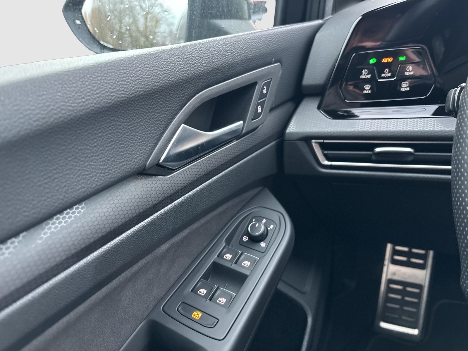 Volkswagen Golf VIII 2.0 GTI BLACKSTYLE PANO AHK CAM ACC 18Z