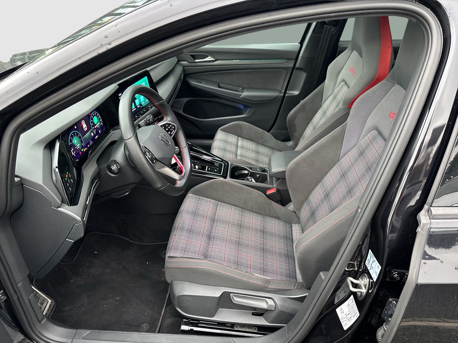 Volkswagen Golf VIII 2.0 GTI BLACKSTYLE PANO AHK CAM ACC 18Z