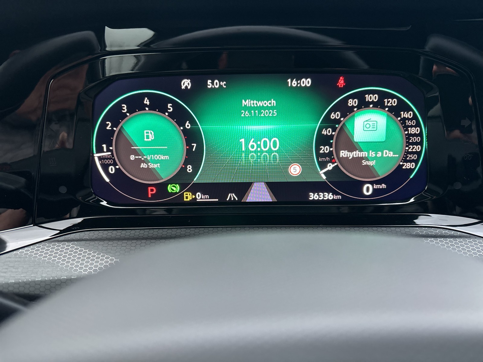 Volkswagen Golf VIII 2.0 GTI BLACKSTYLE PANO AHK CAM ACC 18Z