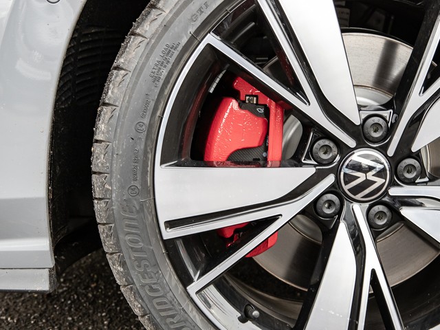 Volkswagen Golf VIII 1.4 HYBRID GTE PANO AHK CAM ACC LM18