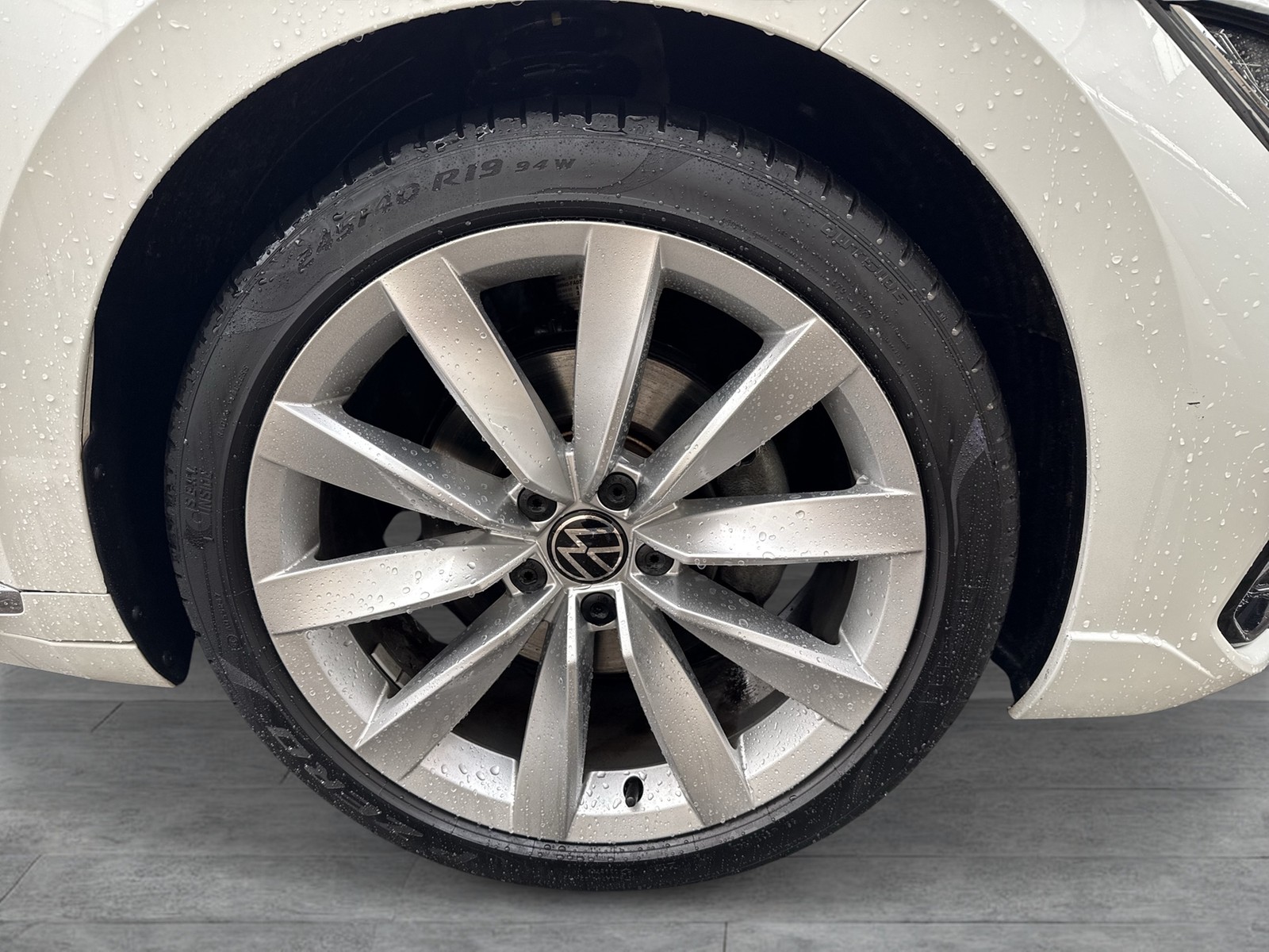 Volkswagen Arteon Shooting Brake 2.0 R-LINE PANO AHK LM19