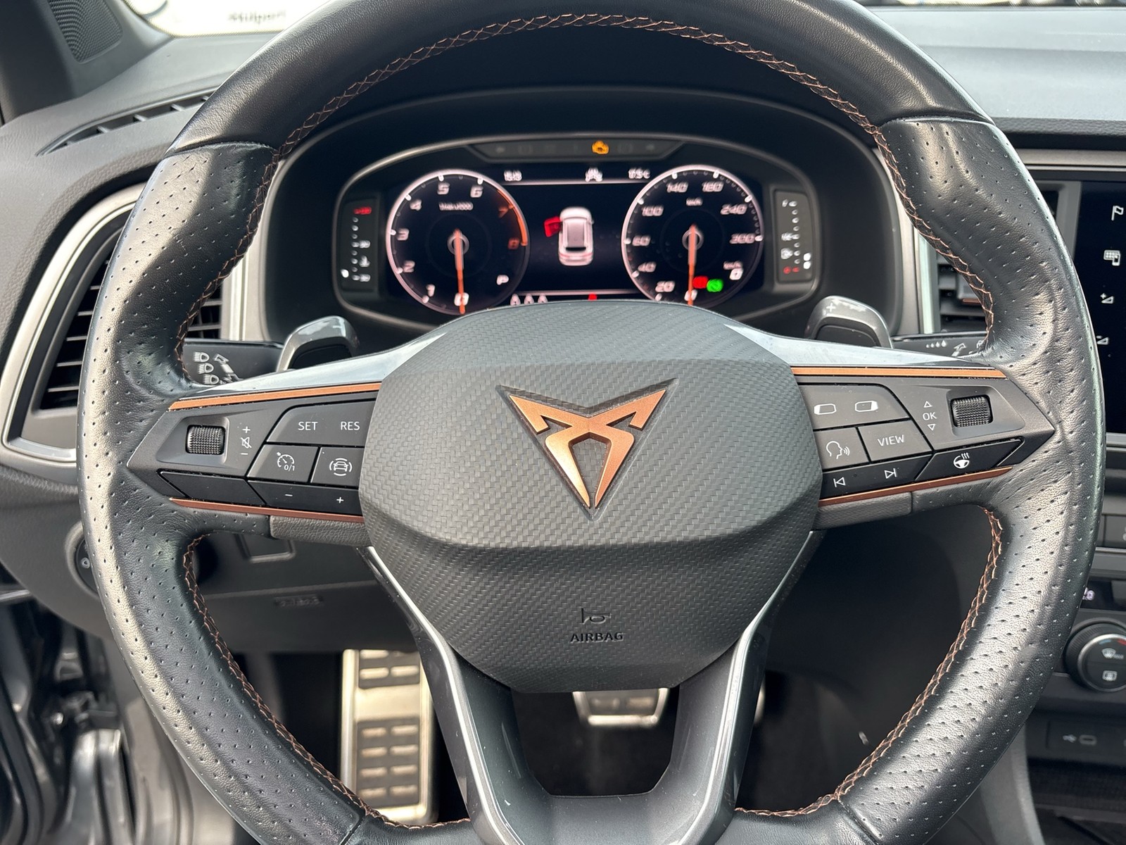 Cupra Ateca 2.0 4X4 PANO 360°CAM ALU19 eKLAPPE NAVI