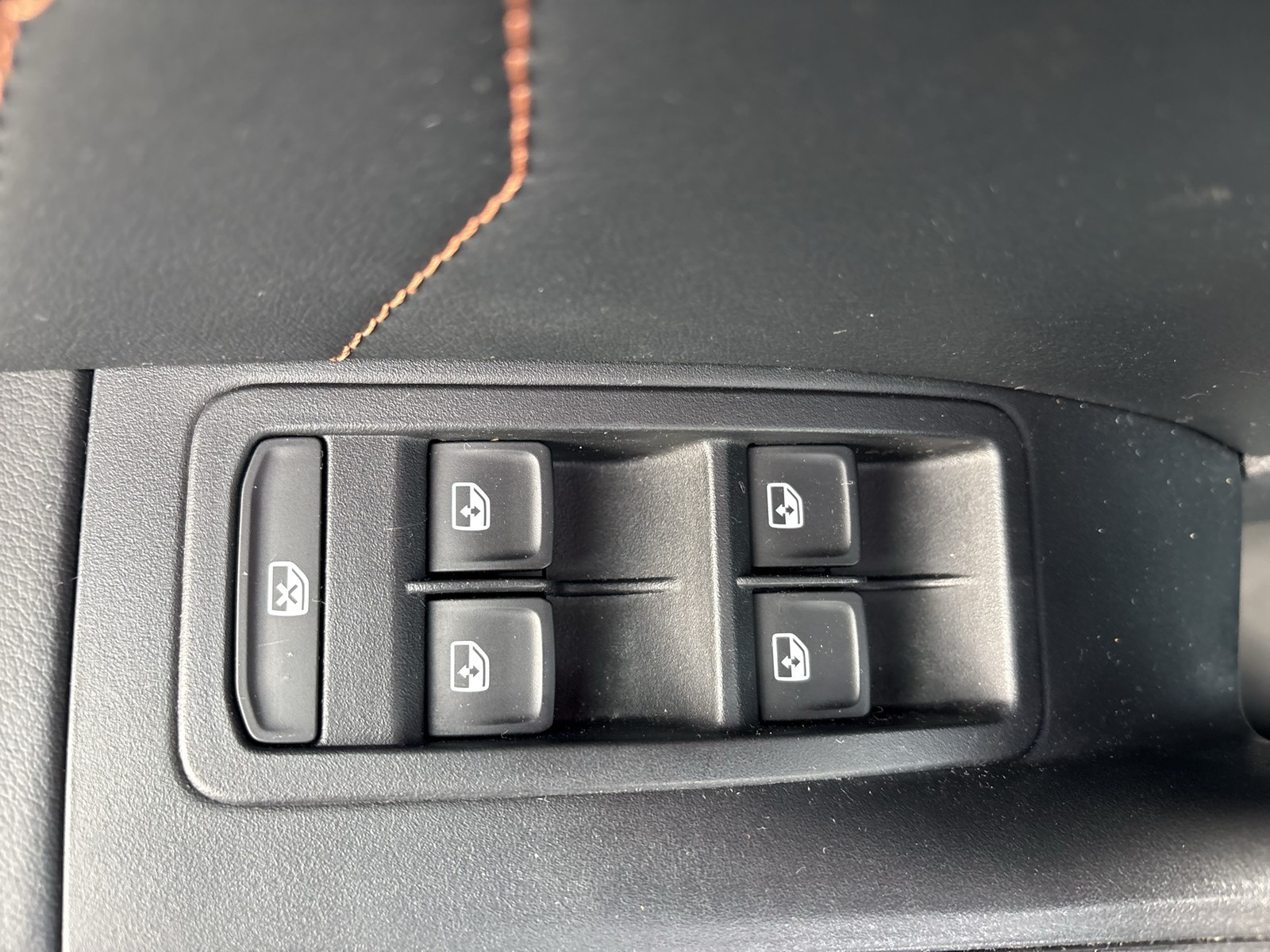 Cupra Ateca 2.0 4X4 PANO 360°CAM ALU19 eKLAPPE NAVI