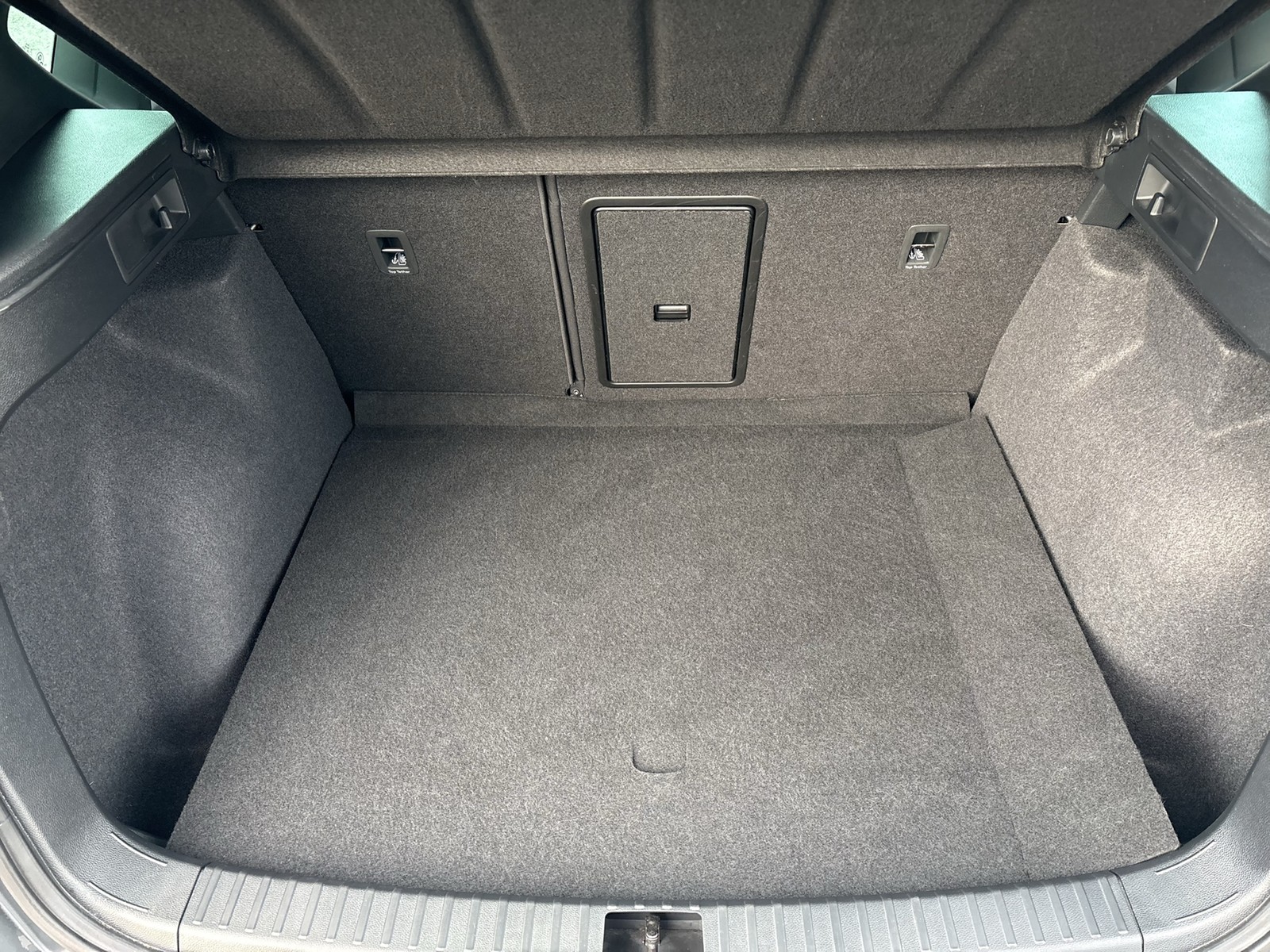 Cupra Ateca 2.0 4X4 PANO 360°CAM ALU19 eKLAPPE NAVI