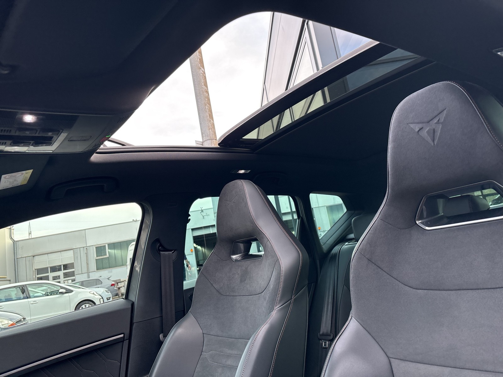 Cupra Ateca 2.0 4X4 PANO 360°CAM ALU19 eKLAPPE NAVI