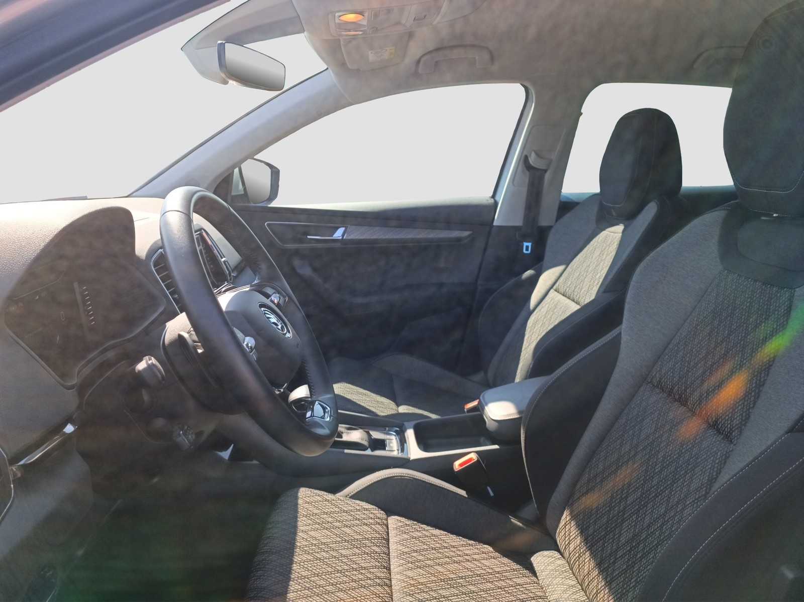 Skoda Karoq 1.5TSI DSG STYLE LED NAV ACC PDC SHZ BT LM