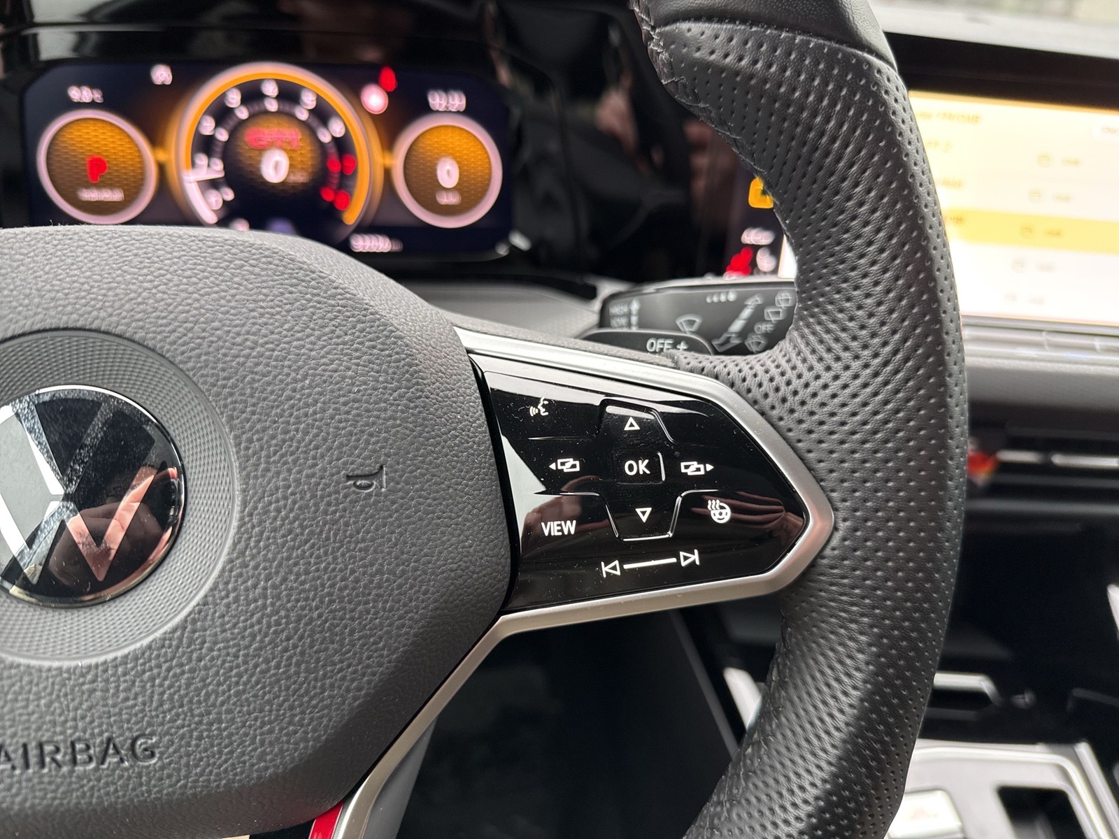 Volkswagen Golf VIII 2.0 GTI BLACK STYLE PANO KAMERA H.KARDON