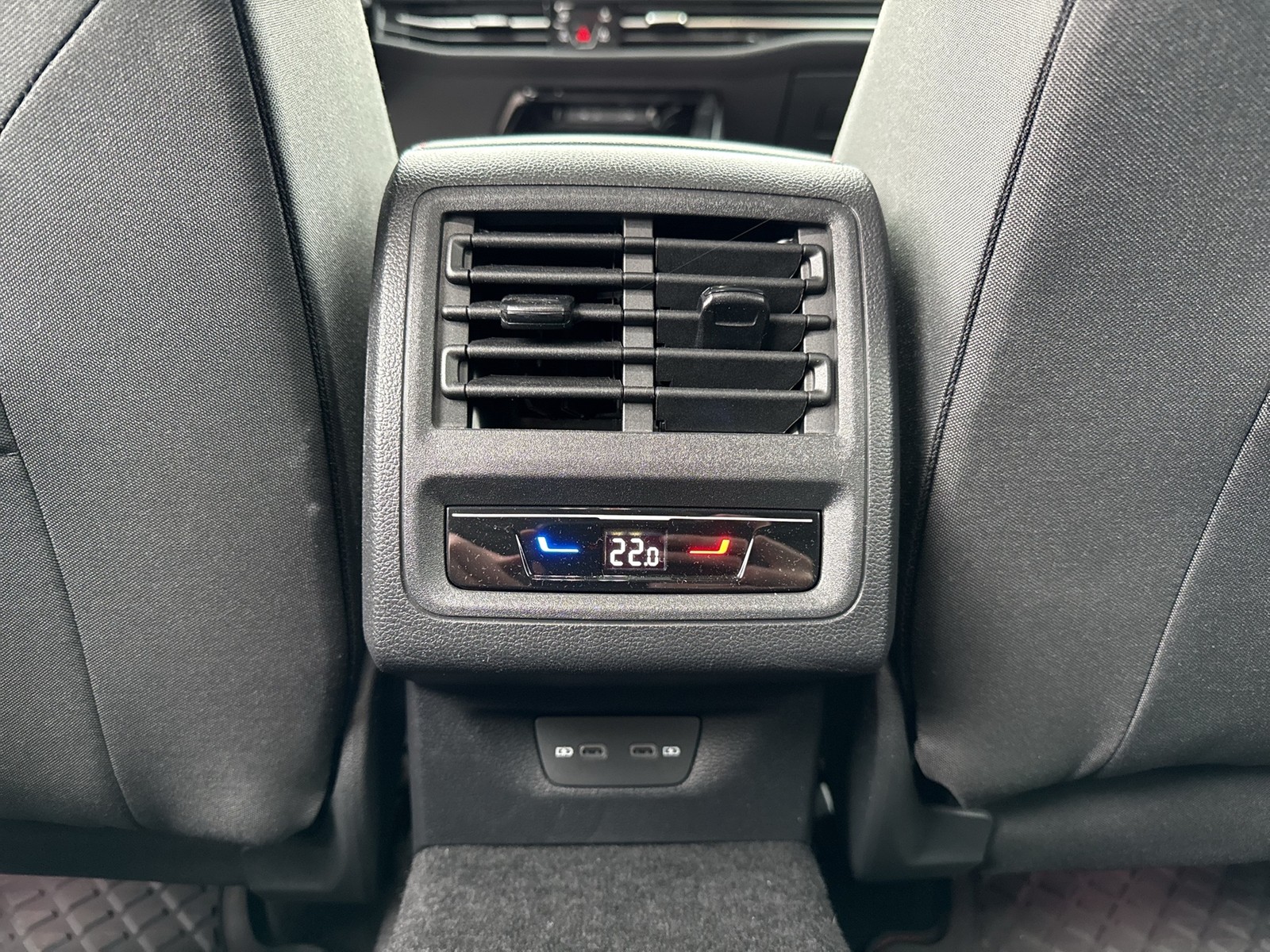 Volkswagen Golf VIII 2.0 GTI BLACK STYLE PANO KAMERA H.KARDON