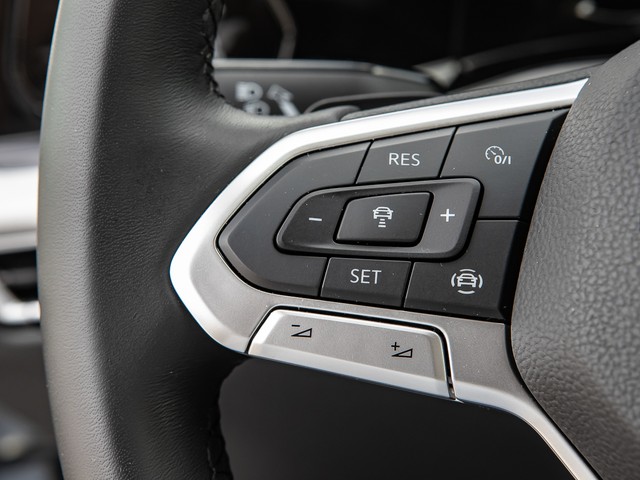 Volkswagen Golf Variant VIII 2.0 LIFE AHK ACC NAVI SITZHEIZ