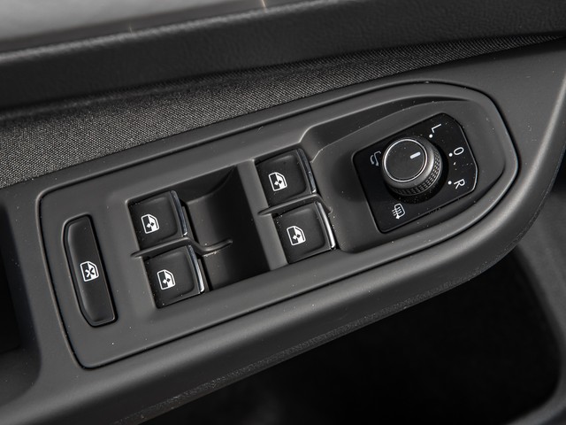 Volkswagen Golf Variant VIII 2.0 LIFE AHK ACC NAVI SITZHEIZ