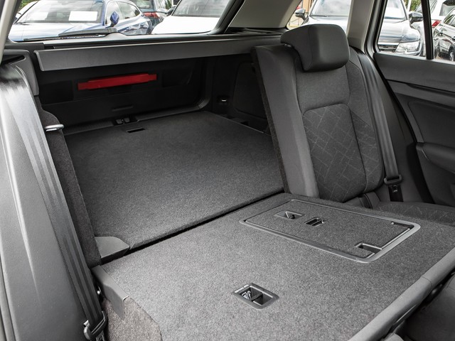 Volkswagen Golf Variant VIII 2.0 LIFE AHK ACC NAVI SITZHEIZ