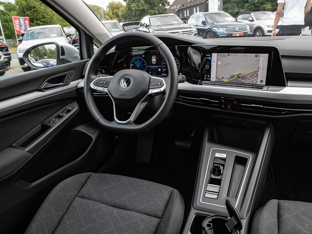 Volkswagen Golf Variant VIII 2.0 LIFE AHK ACC NAVI SITZHEIZ