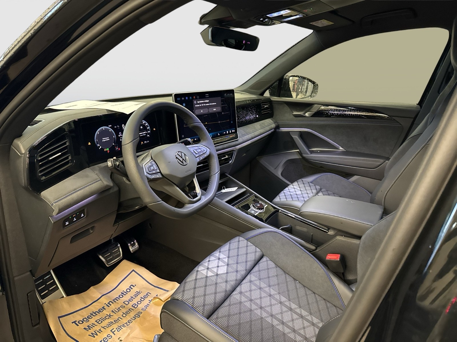 Volkswagen Tiguan 2.0 R-LINE BLACKSTYLE 4X4 AHK 360CAM LM20