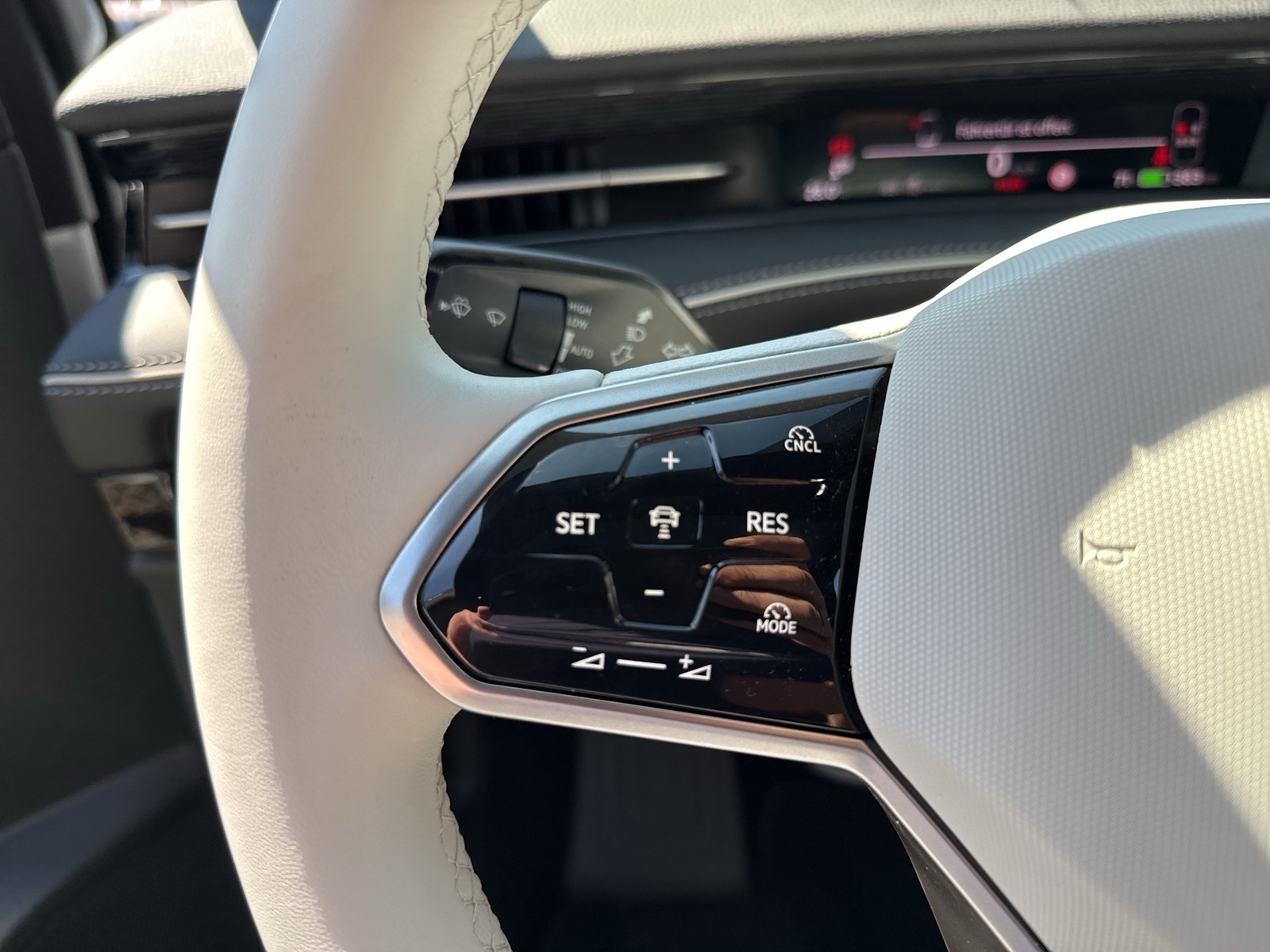 Volkswagen ID.7 PRO S WÄRMEPUMPE PANO AHK 360°CAM ACC LM21