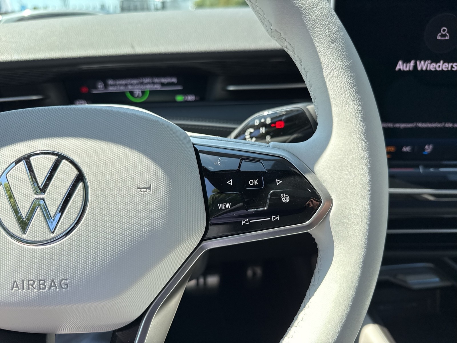 Volkswagen ID.7 PRO S WÄRMEPUMPE PANO AHK 360°CAM ACC LM21