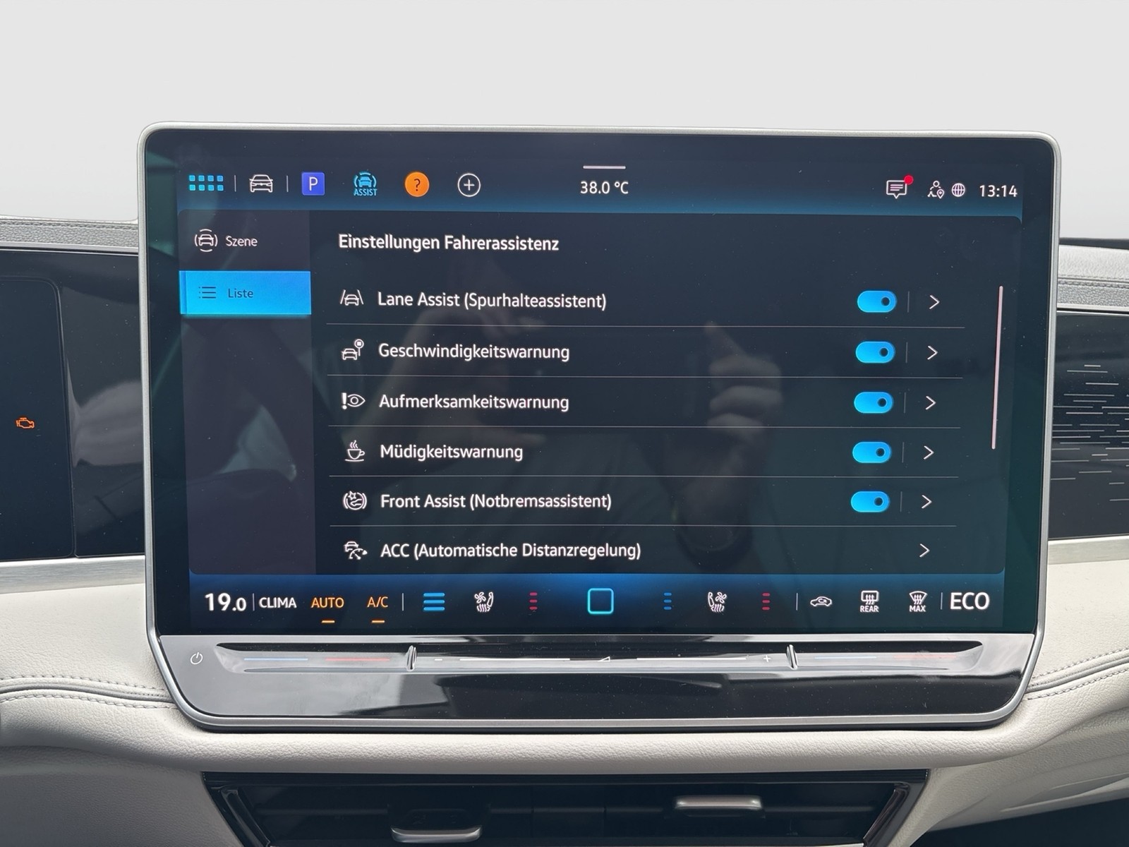 Volkswagen Passat Variant 1.5 HYBRID ELEGANCE LEDER AHK CAM