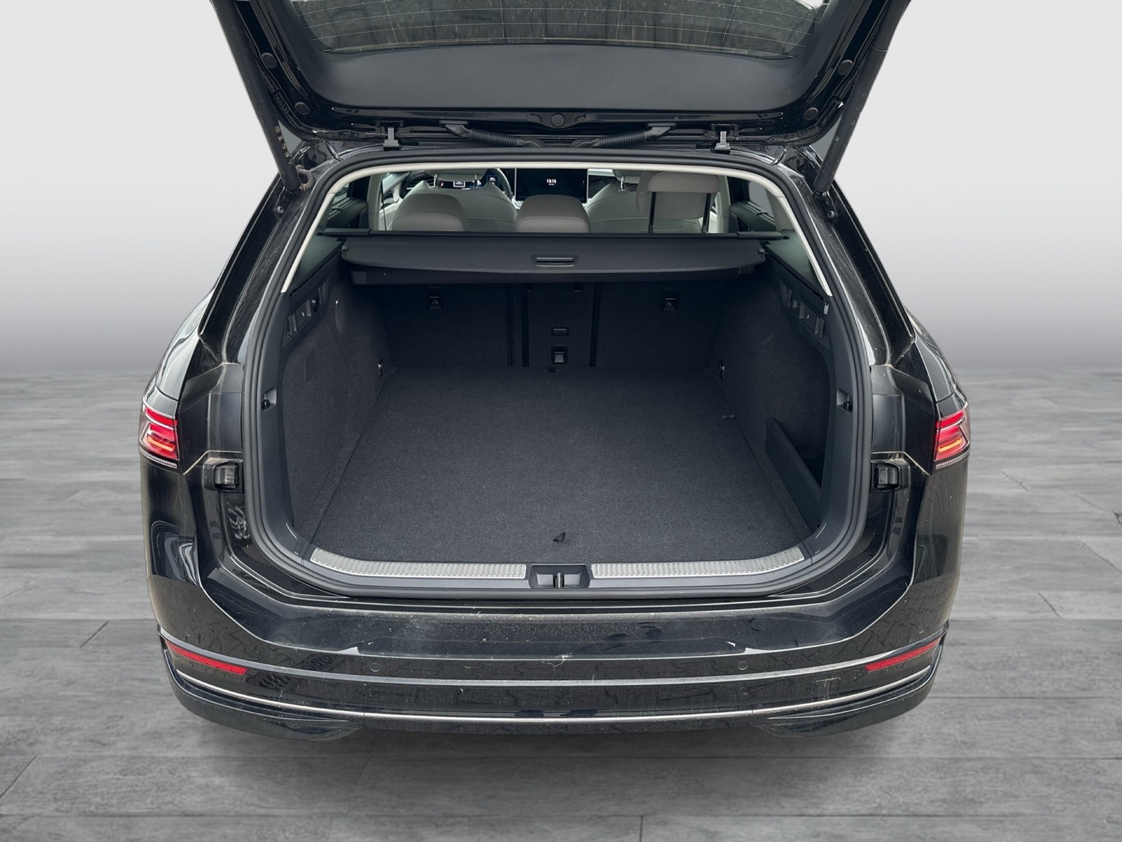 Volkswagen Passat Variant 1.5 HYBRID ELEGANCE LEDER AHK CAM