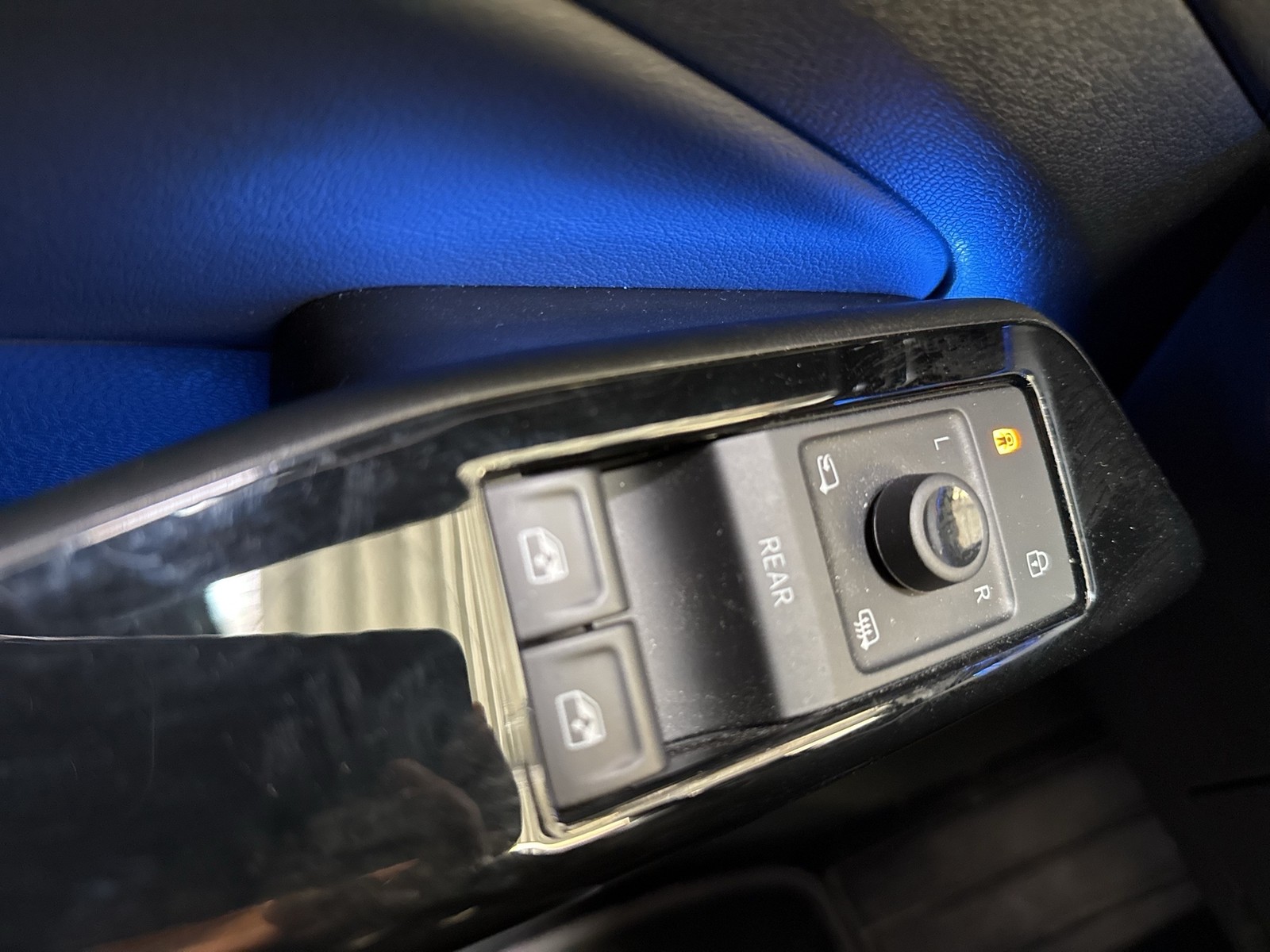 Volkswagen ID.5 GTX 4X4 WÄRMEPUMPE AHK CAM ACC LM20 MATRIX