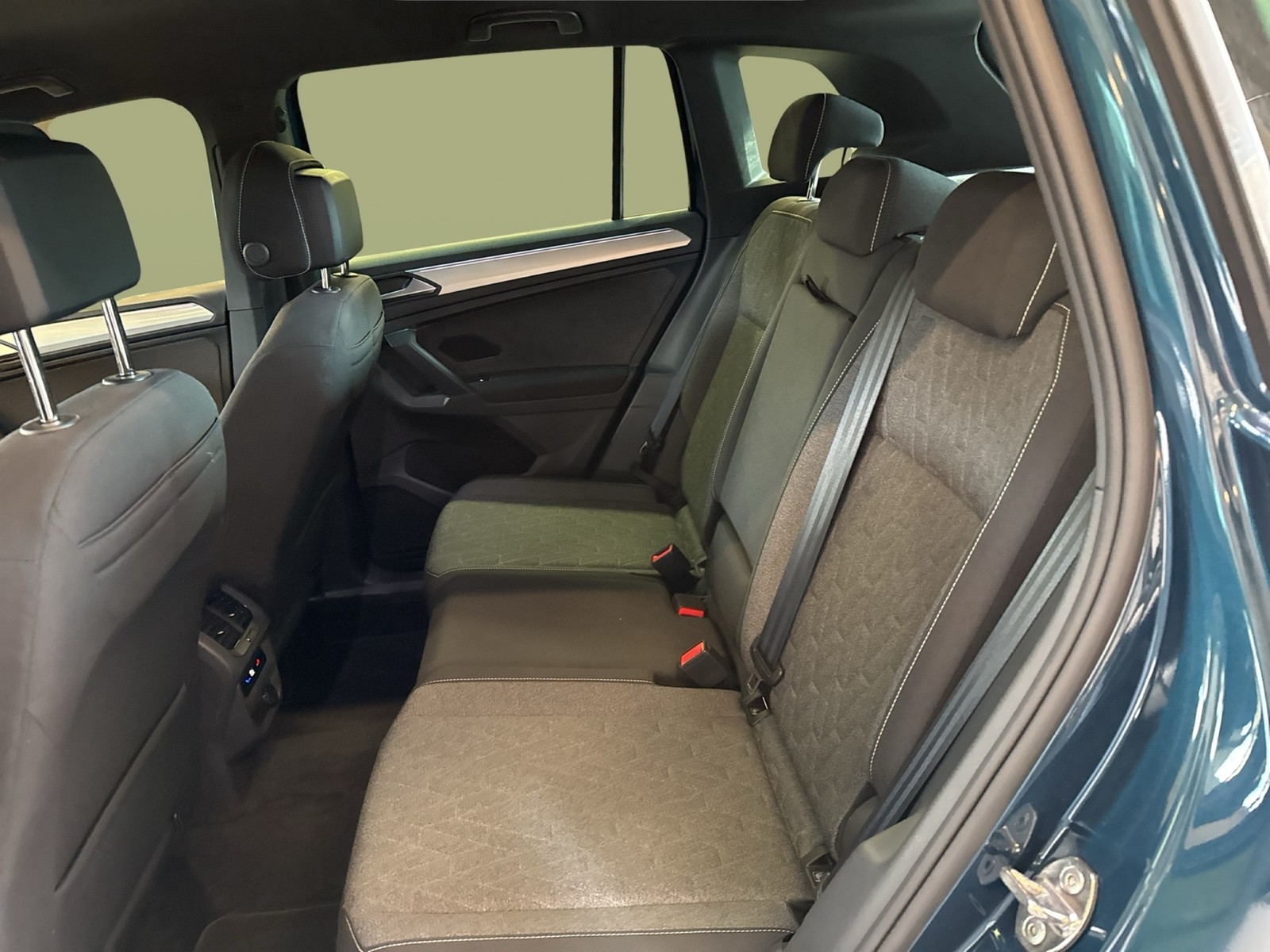 Volkswagen Tiguan 1.5 MOVE H.KARDON AHK KAMERA ALU18 ACC