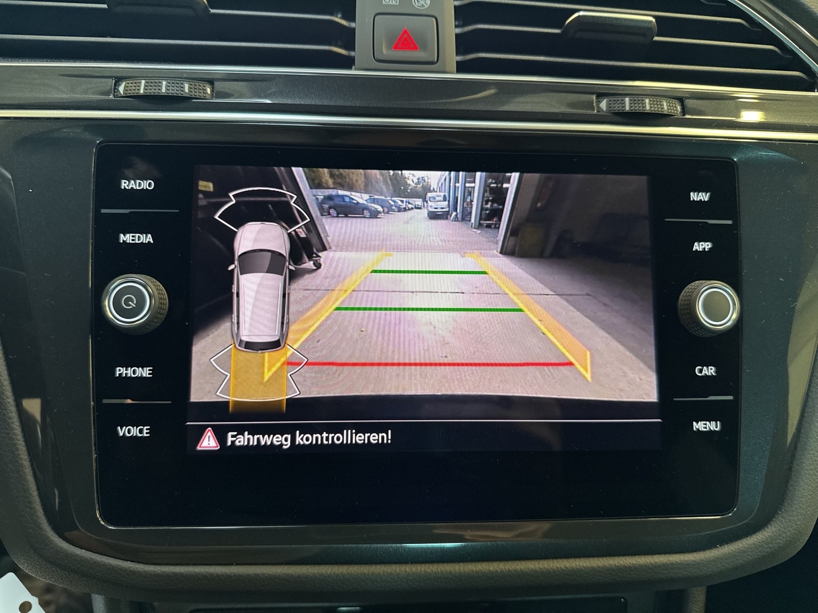 Volkswagen Tiguan 1.5 MOVE H.KARDON AHK KAMERA ALU18 ACC