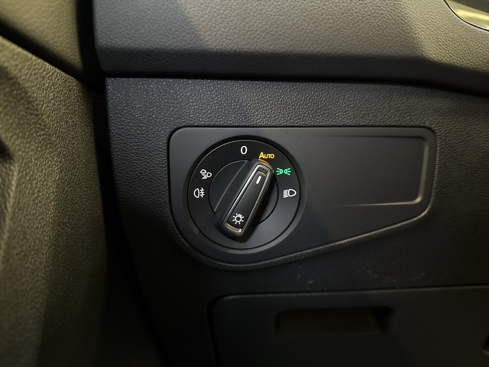 Volkswagen Tiguan 1.5 MOVE H.KARDON AHK KAMERA ALU18 ACC