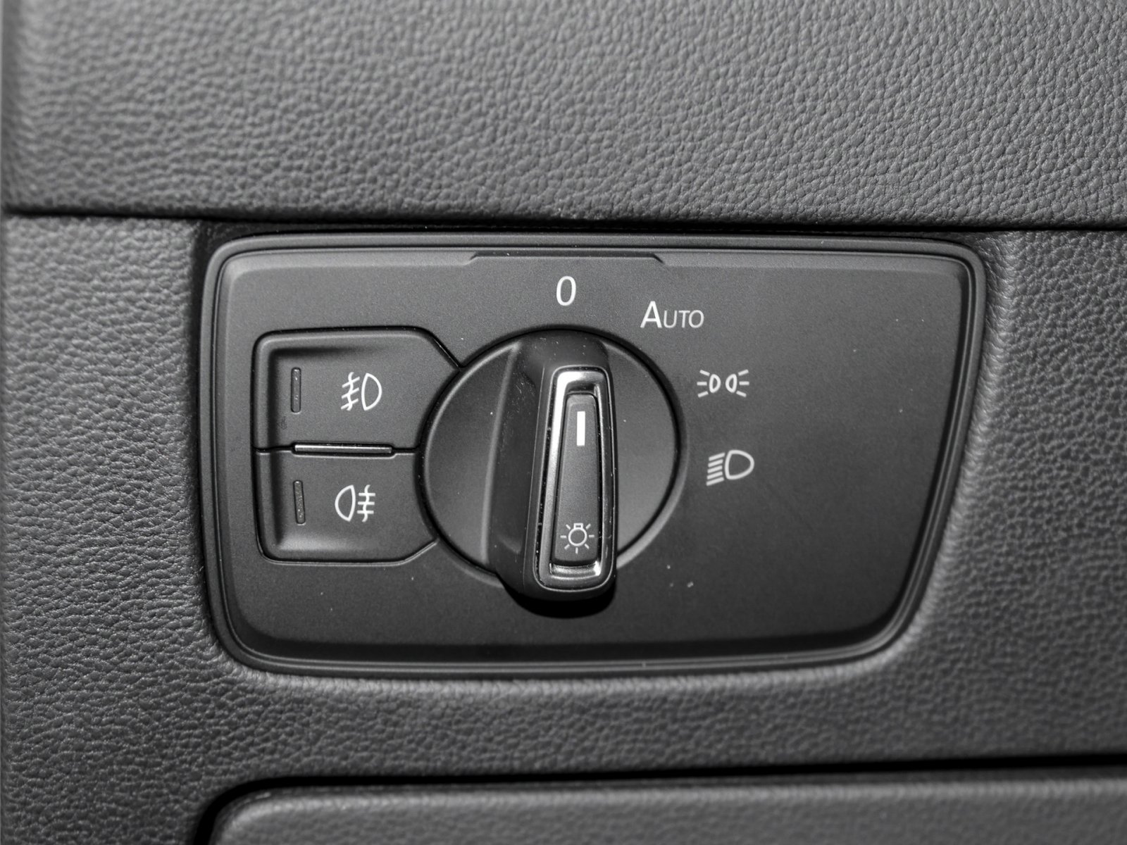 Volkswagen Passat Variant 1.5 BUSINESS ACC LM17 NAVI SITZHZ