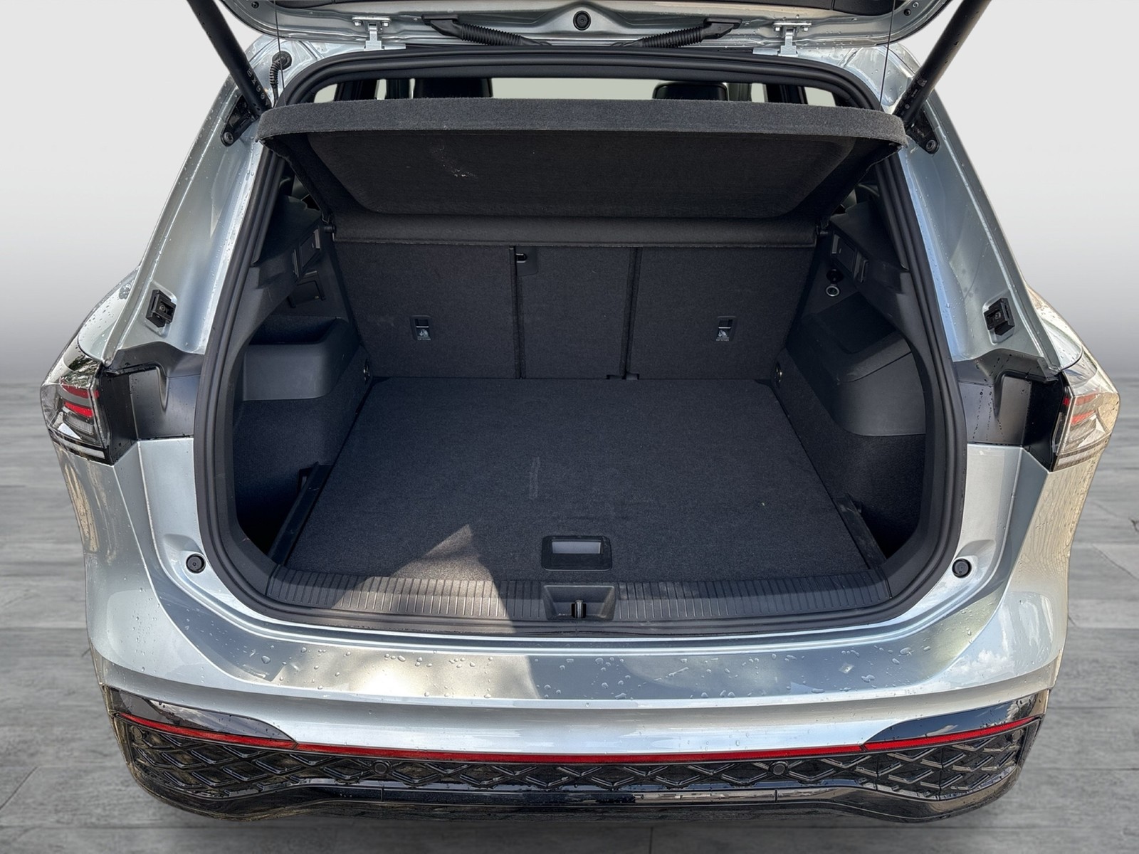 Volkswagen Tiguan 2.0 R-LINE 4MOTION DSG LEDER STANDHZG AHK