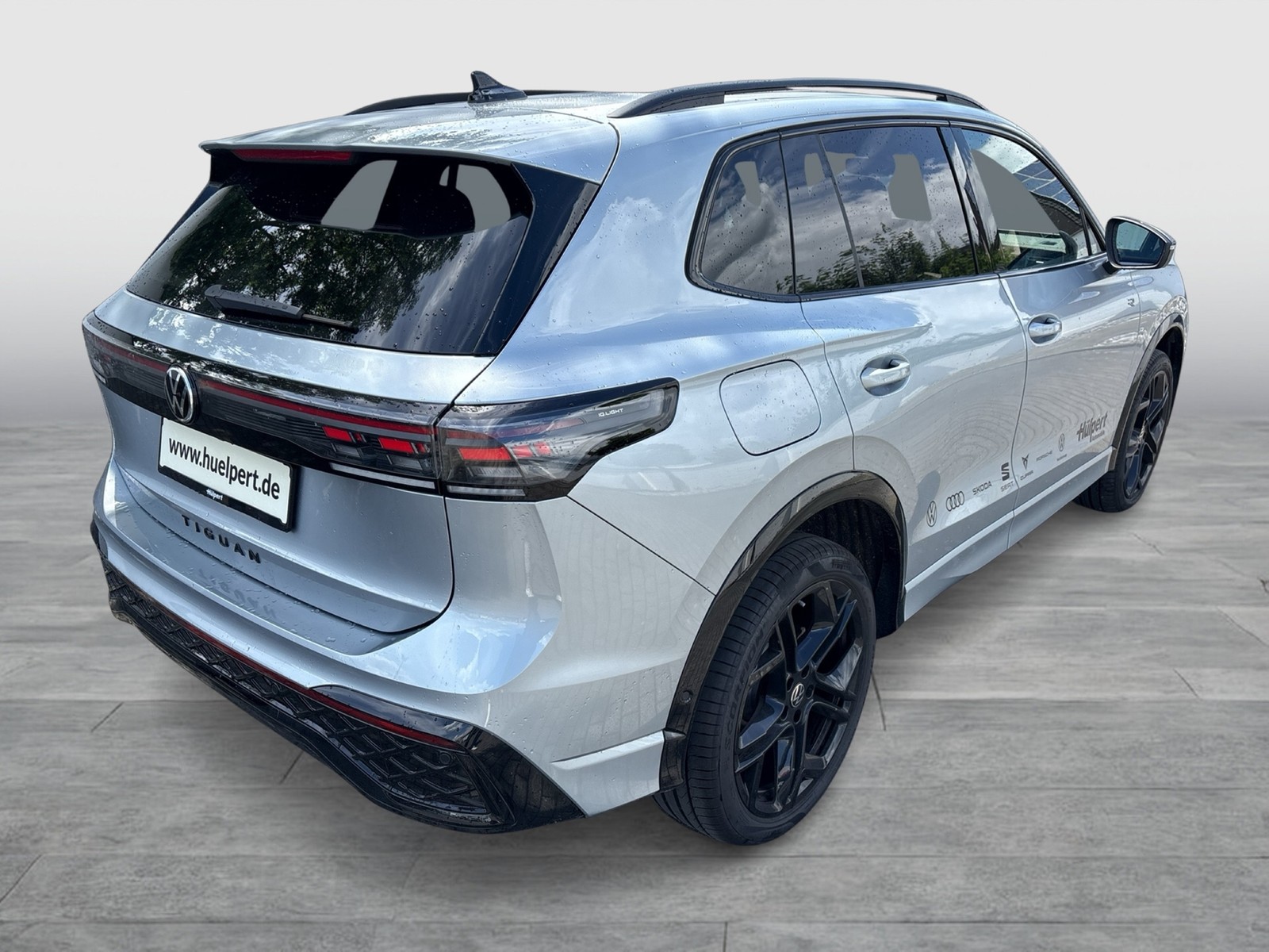 Volkswagen Tiguan 2.0 R-LINE 4MOTION DSG LEDER STANDHZG AHK