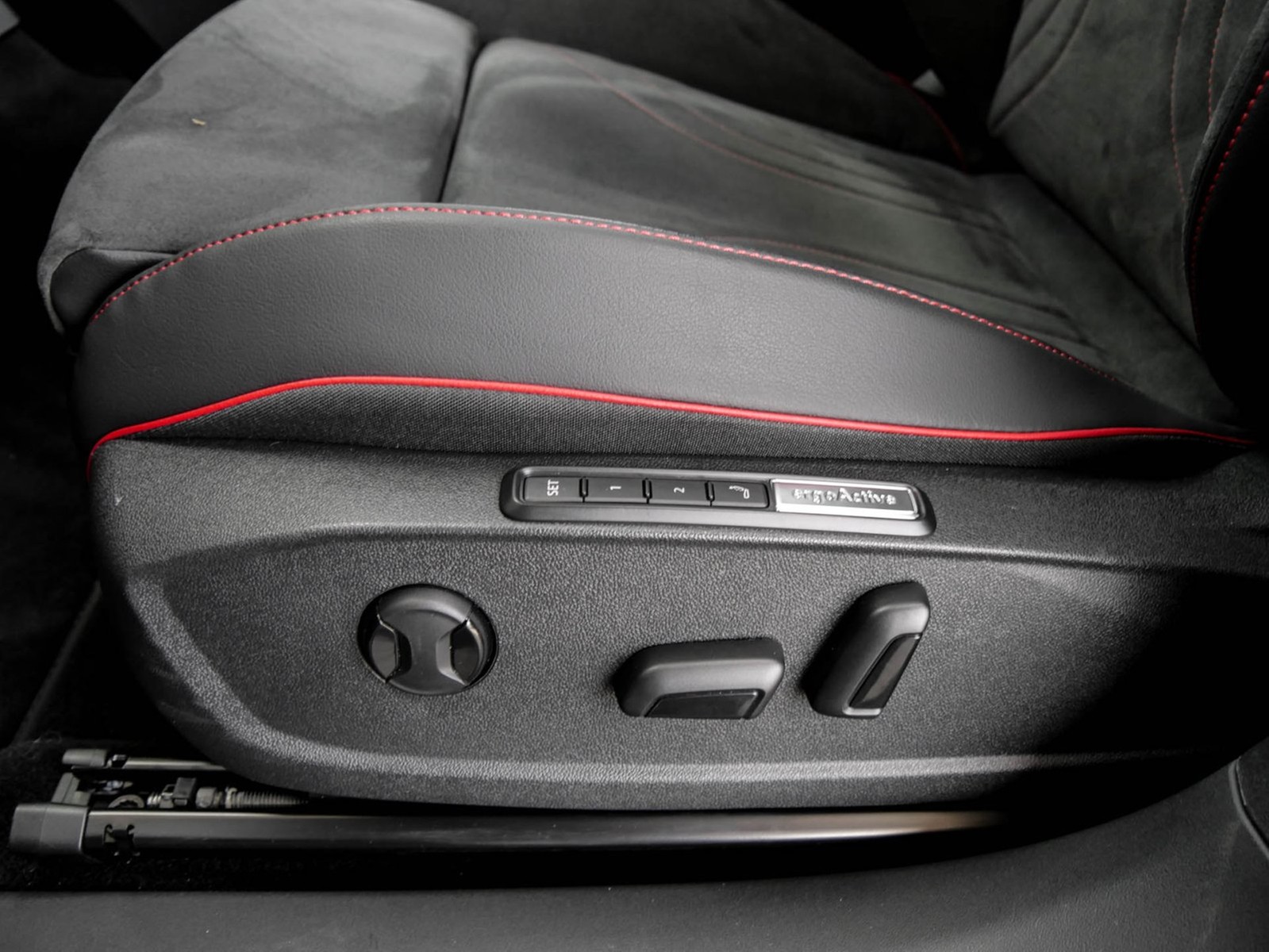 Volkswagen ID.5 GTX 4X4 WÄRMEPUMPE PANO ACC LM21 NAVI