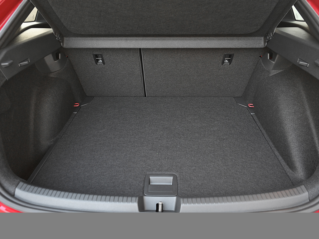 Volkswagen Taigo 1.0 R-LINE DSG BLACKSTYLE AHK CAM LM18