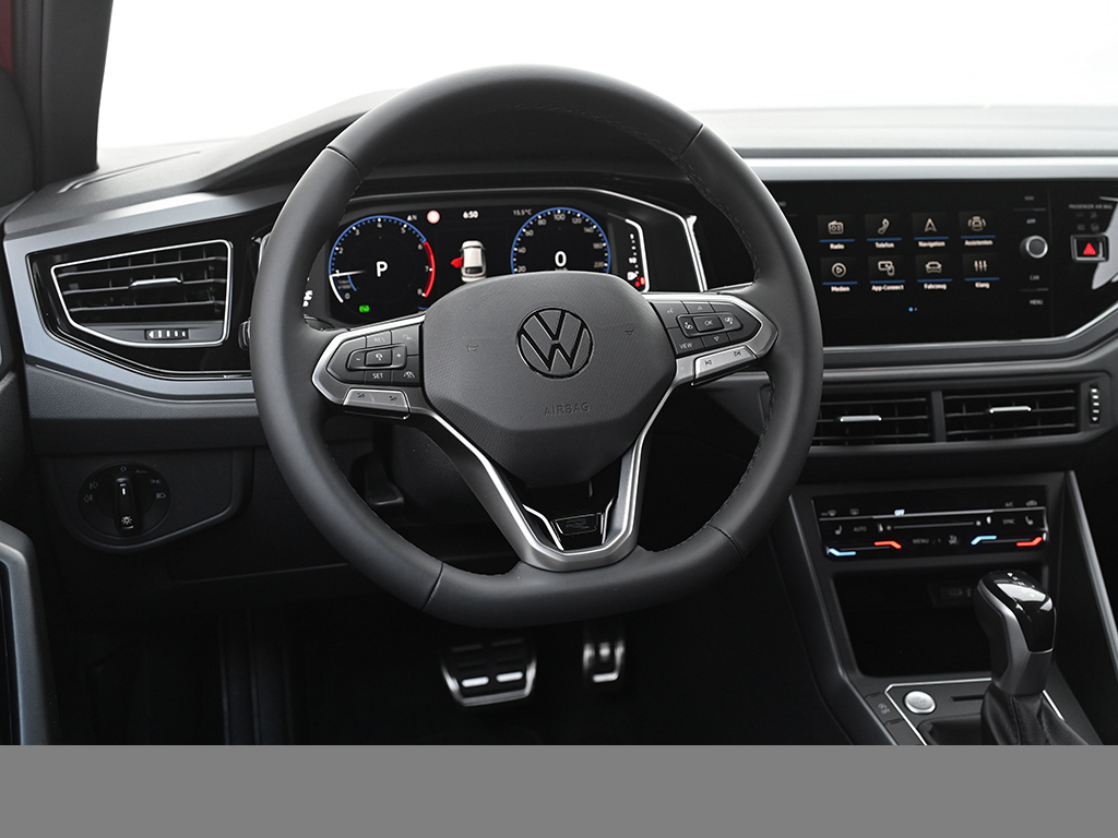 Volkswagen Taigo 1.0 R-LINE DSG BLACKSTYLE AHK CAM LM18