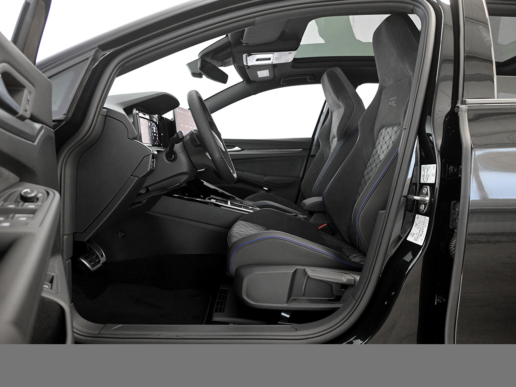 Volkswagen Golf Variant 1.5 R-LINE DSG BLACKSTYLE AHK PANO