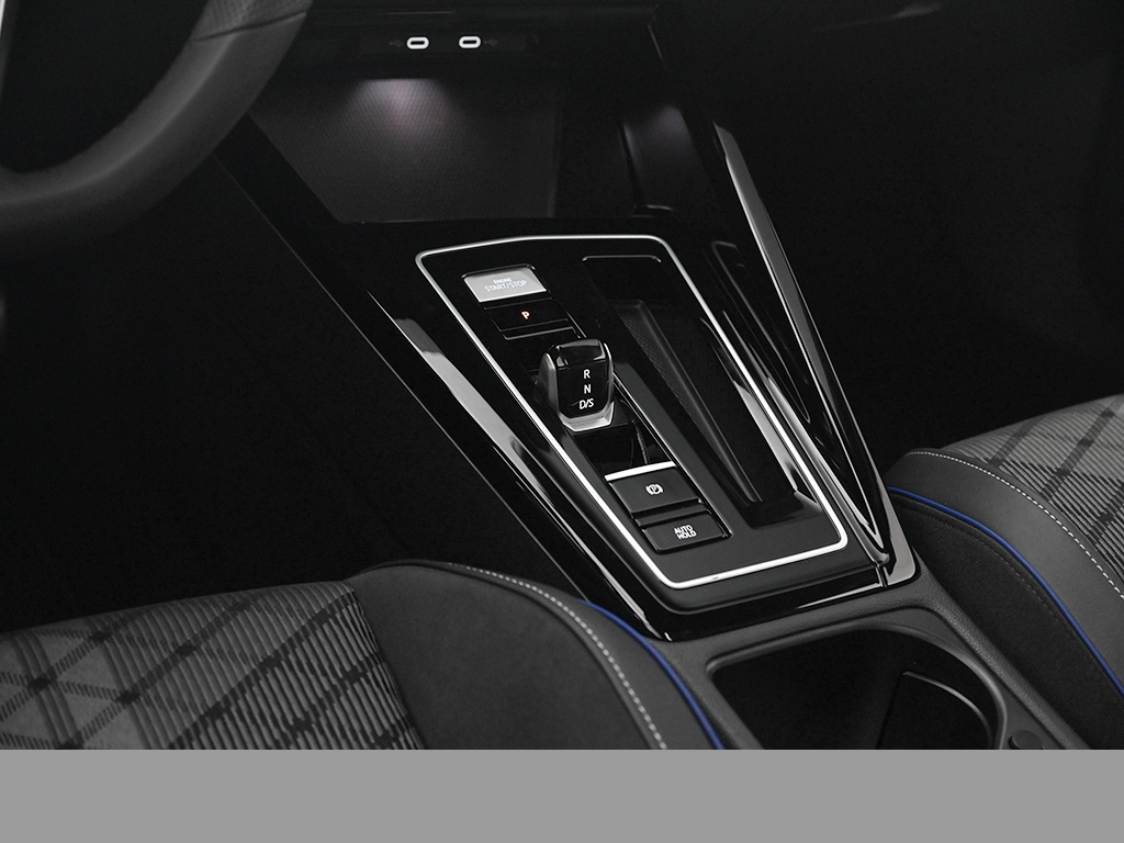 Volkswagen Golf Variant 1.5 R-LINE DSG BLACKSTYLE AHK PANO