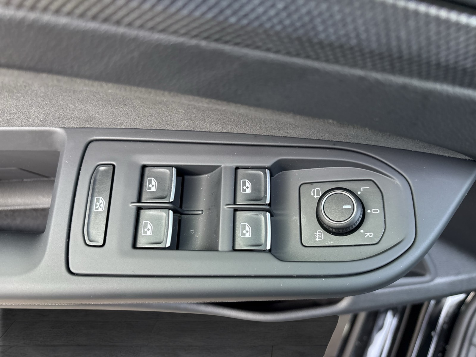 Volkswagen Golf Variant 1.5 R-LINE DSG BLACKSTYLE AHK PANO