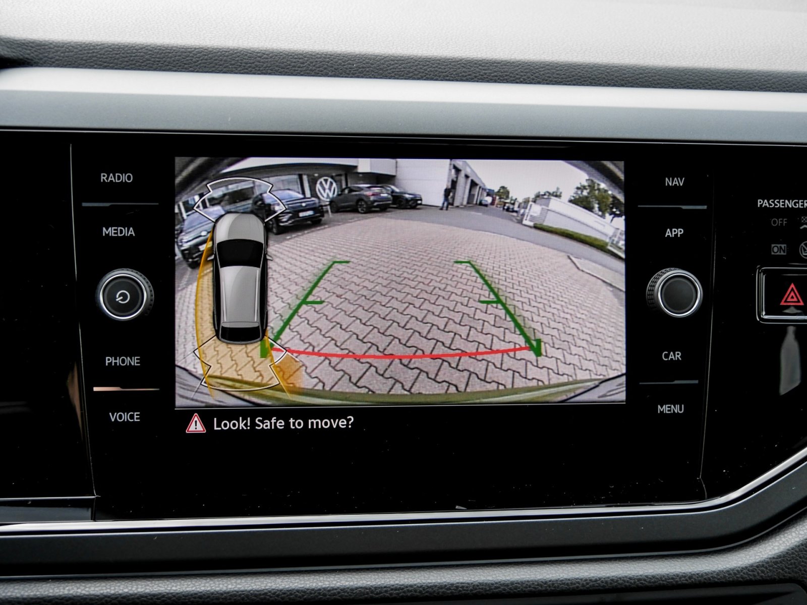 Volkswagen Taigo 1.5 R-LINE DSG BLACKSTYLE AHK CAM LM18